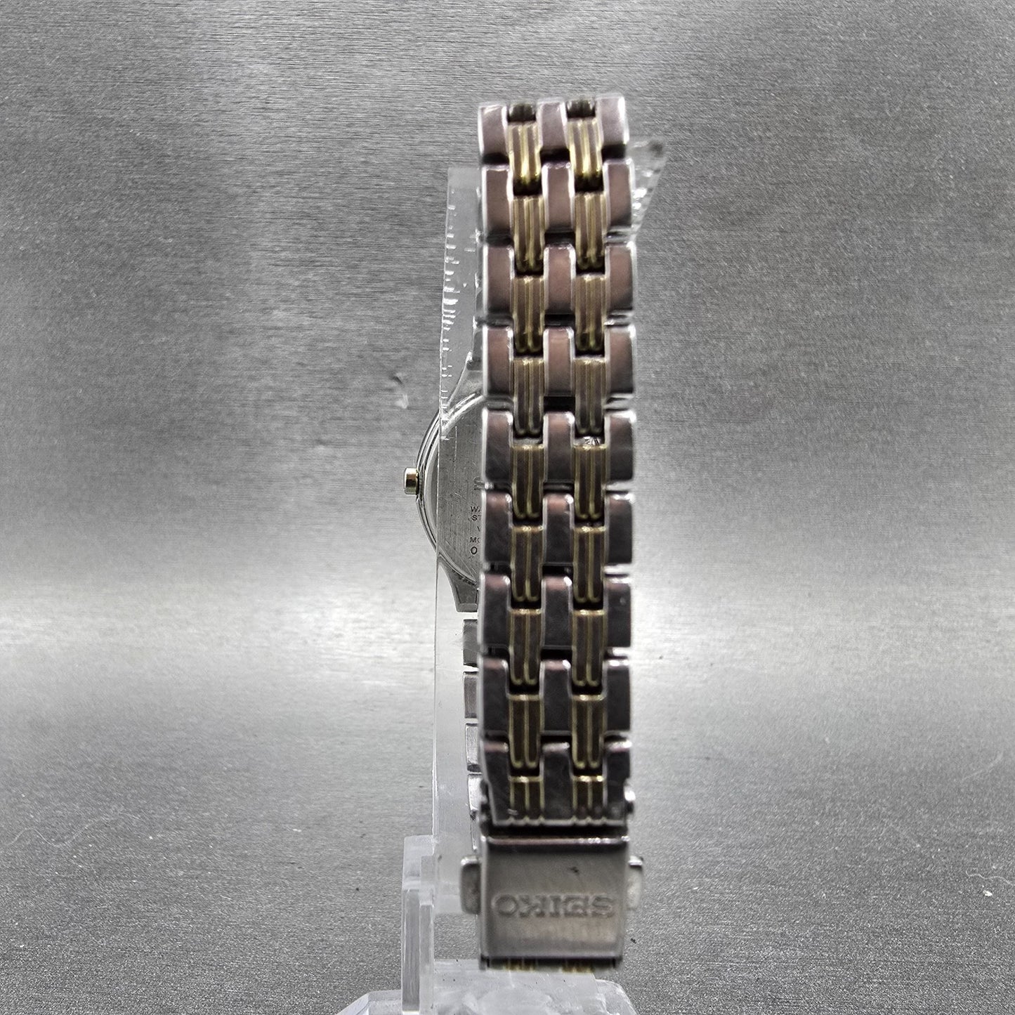 Seiko Solar Watch Women 20mm Black Dial Two Tone Oval V114-0AA0 Runs7
