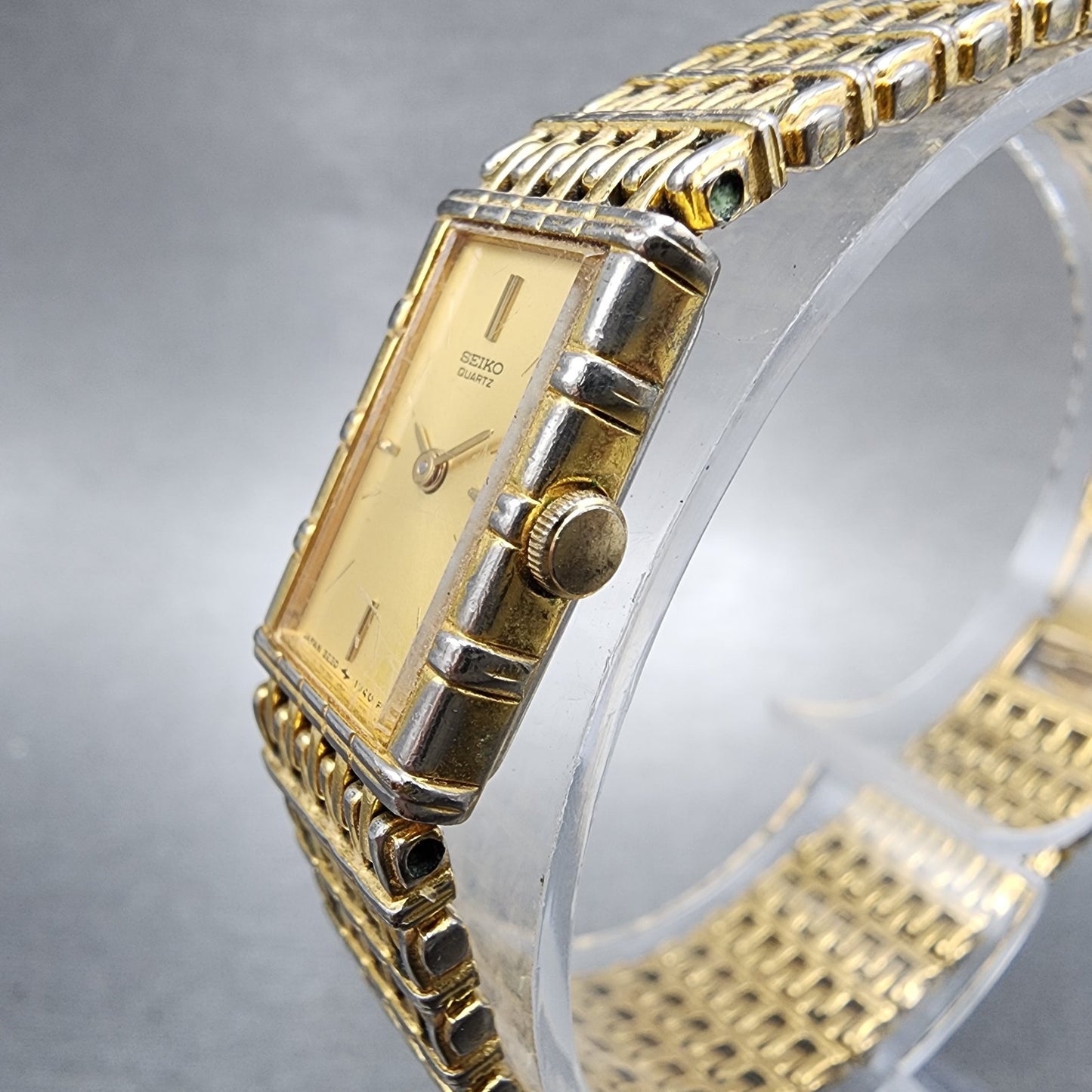 Seiko Tank Watch Women 12mm Champagne Dial Gold Tone 2e205079 New Battery2