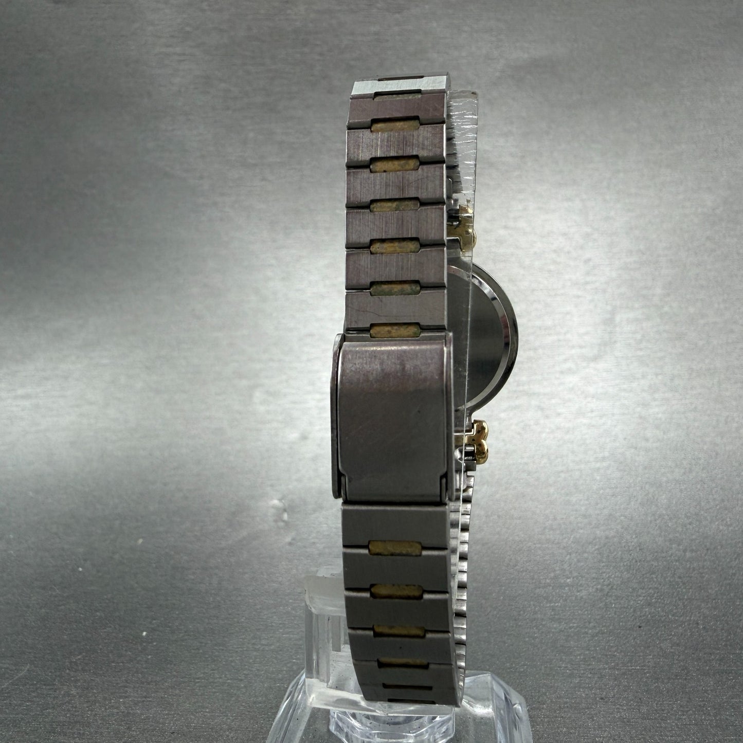 Seiko Watch Women 26mm White Dial two Tone Round 7320-0279 New Battery Vintage7