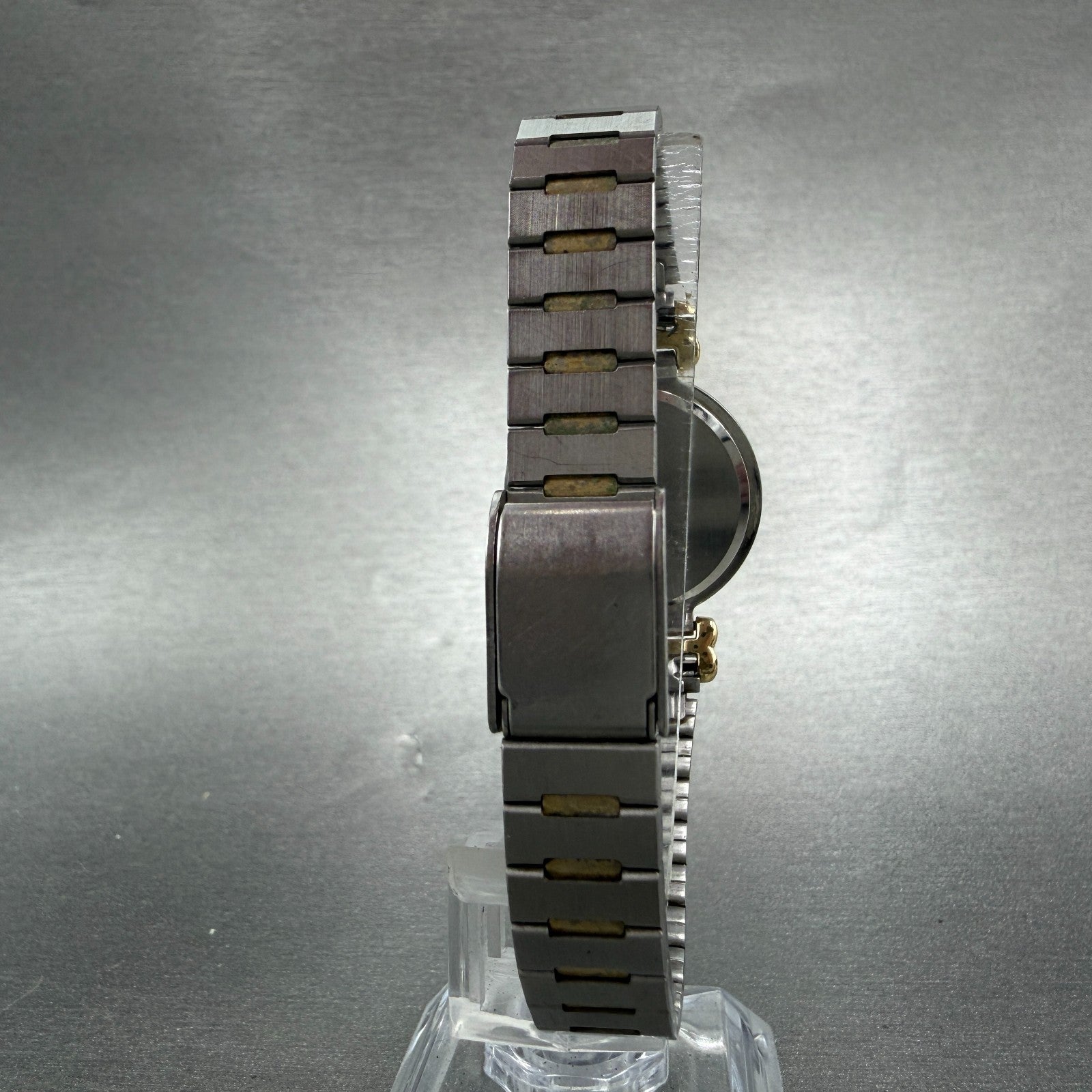 Seiko Watch Women 26mm White Dial two Tone Round 7320-0279 New Battery Vintage7