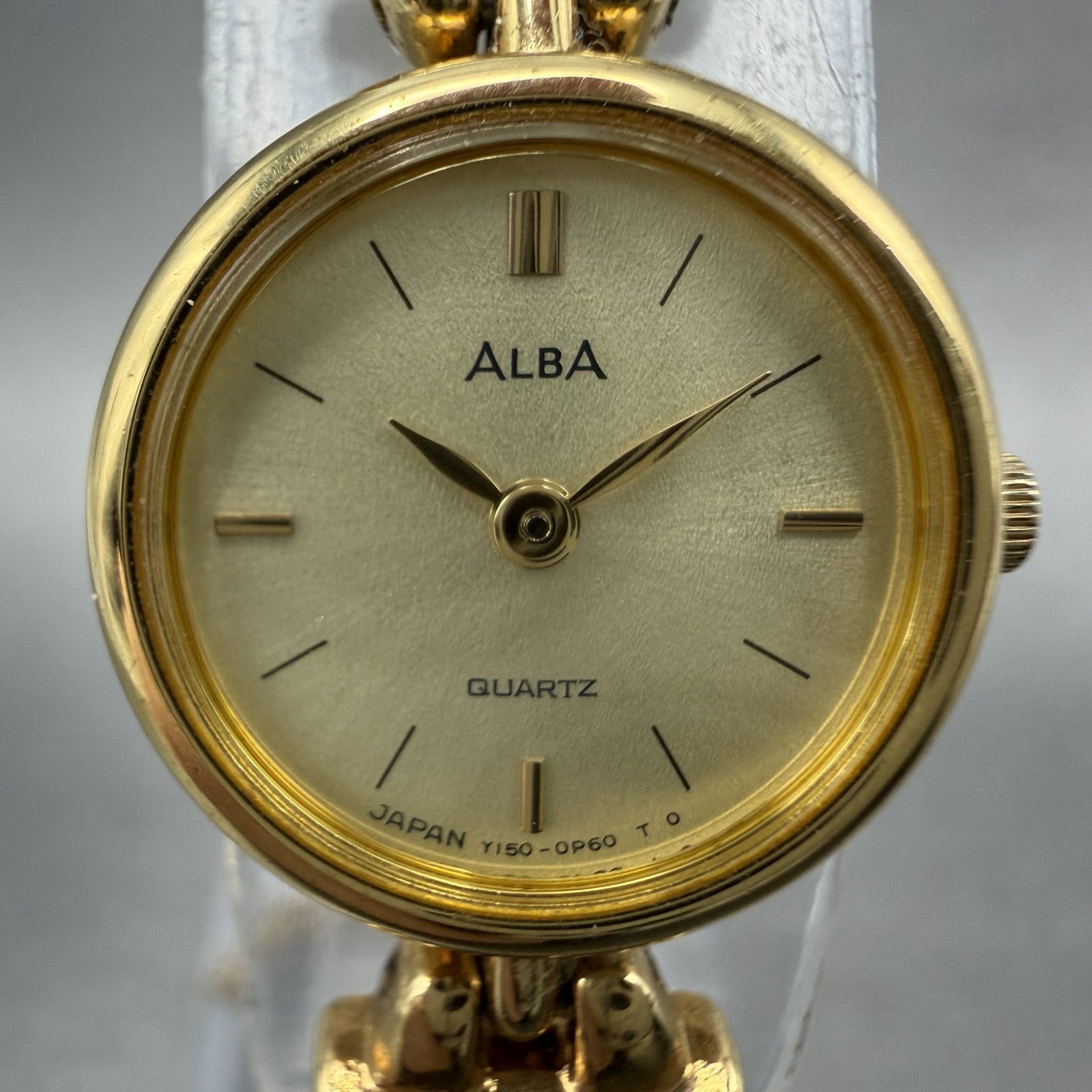 Seiko Alba Watch Women 18mm Champagne Dial Gold Tone Round Y1500800 New Battery1