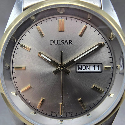 Seiko Pulsar Watch Men 35mm Silver Dial Two Tone Daydate READ!! VX33-X109 NewBat1