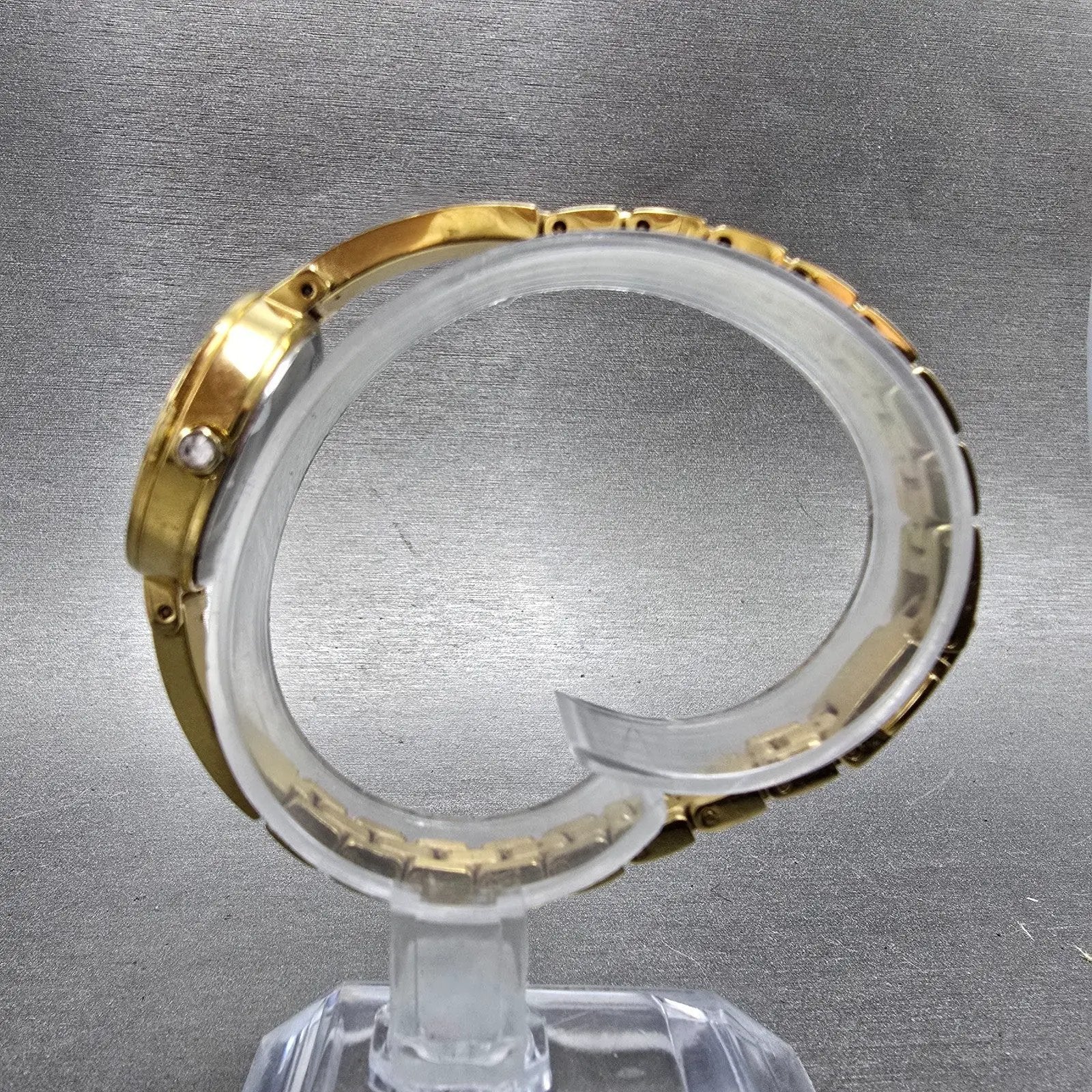 Citizen Eco-Drive Watch Women 25mm MOP Dial Gold Tone Round E031-S122694 Runs NQ6