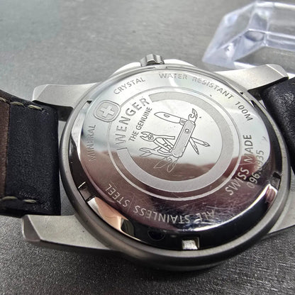 Wenger Dive Watch Men 37mm White Dial Silver Tone Daydate Round New Battery9