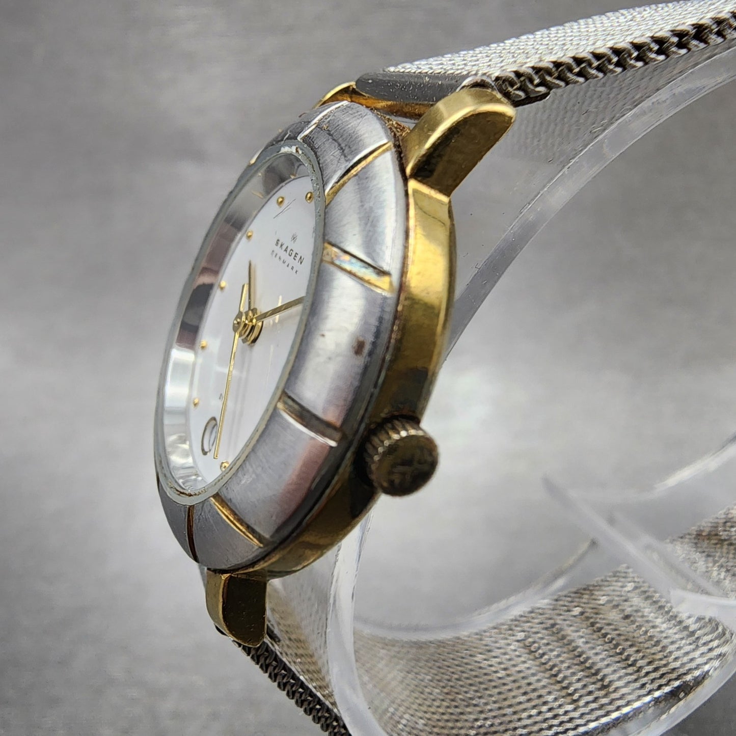 Skagen Watch Women 26mm White Dial Two Tone Round 3SGS Mesh Band New Battery2