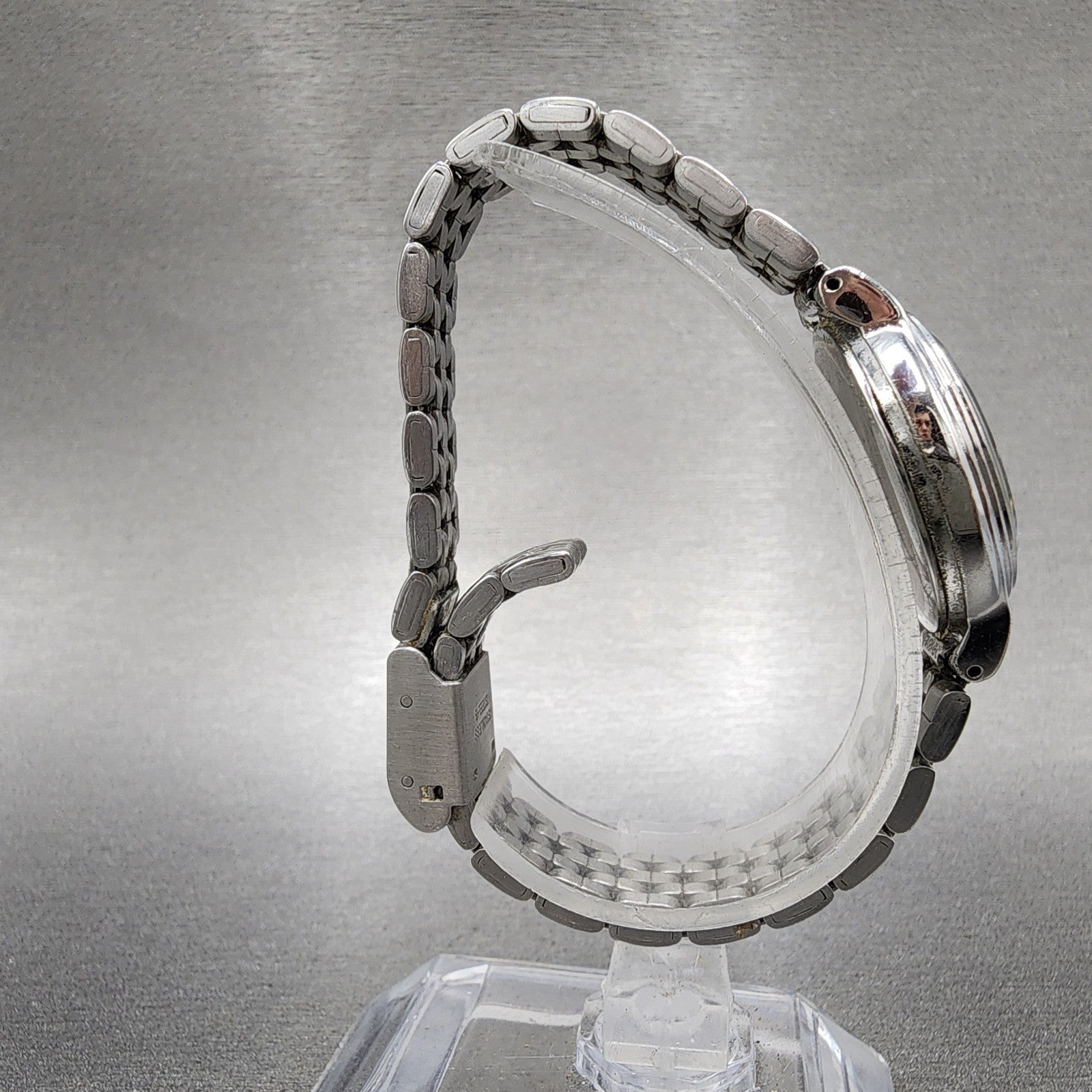 Seiko ALBA Solar Watch Women 27mm Silver Dial Silver Tone Round V1810AL0 Runs8