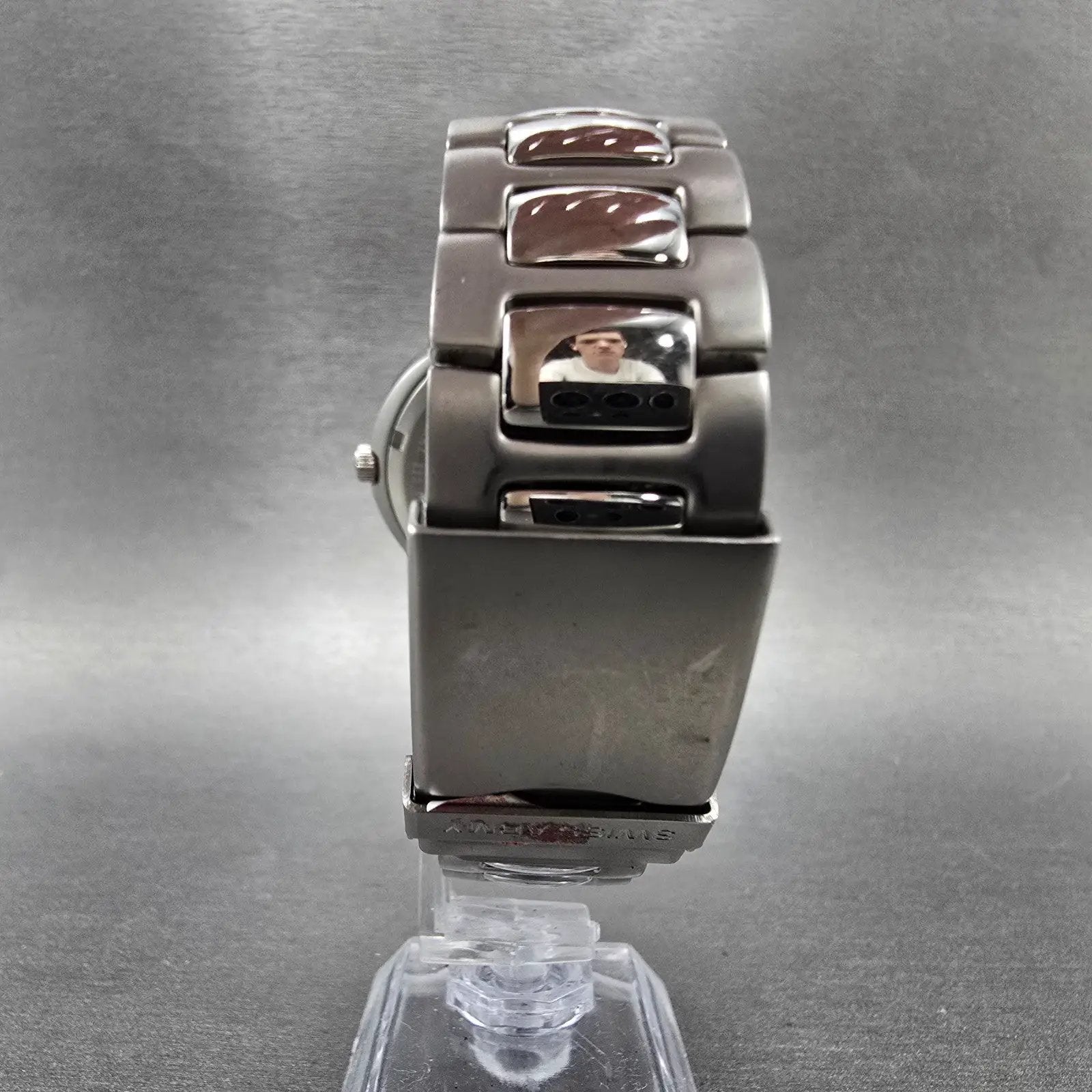 Victorinox Swiss Army Valiant Watch Men 40mm White Dial Silver Tone Date New Bat7