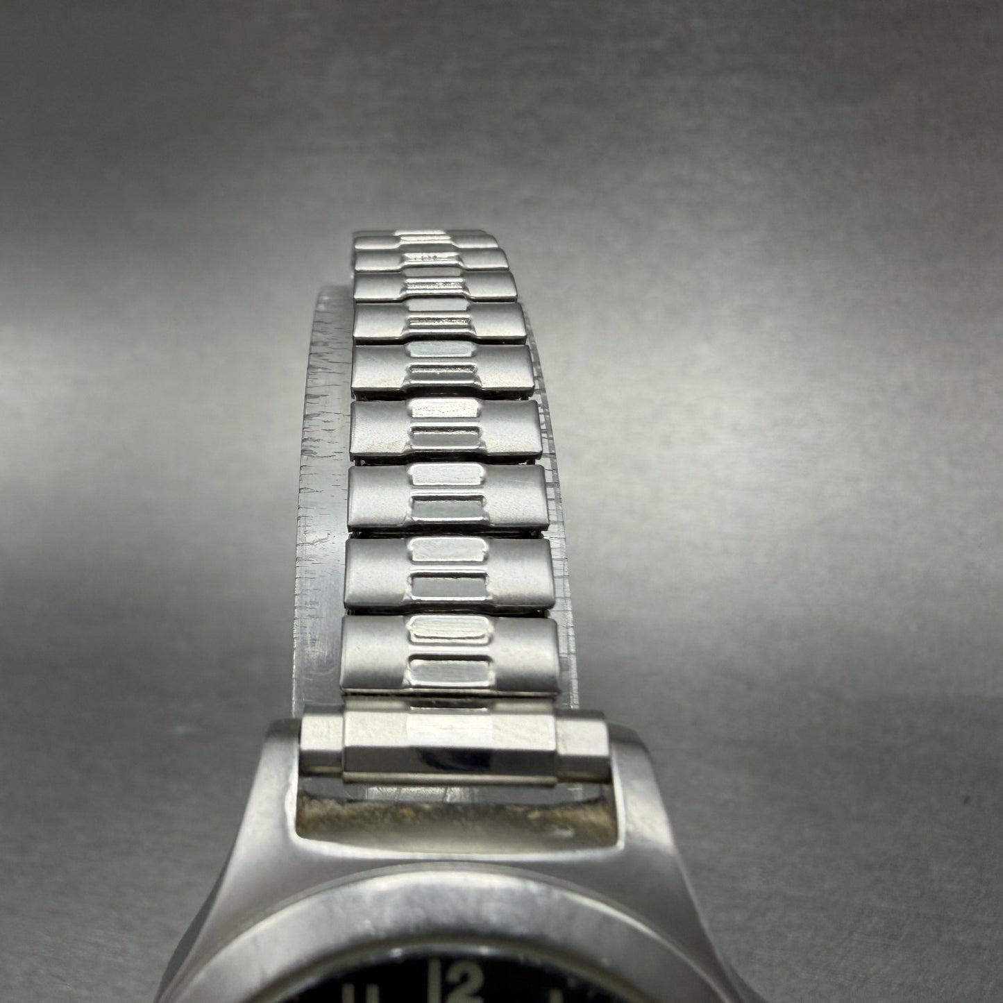 LL Bean Watch Women 31mm Black Dial Silver Tone Date Round New Battery VTG4
