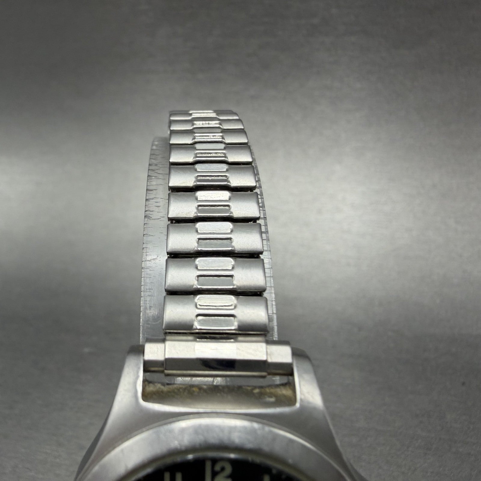 LL Bean Watch Women 31mm Black Dial Silver Tone Date Round New Battery VTG4