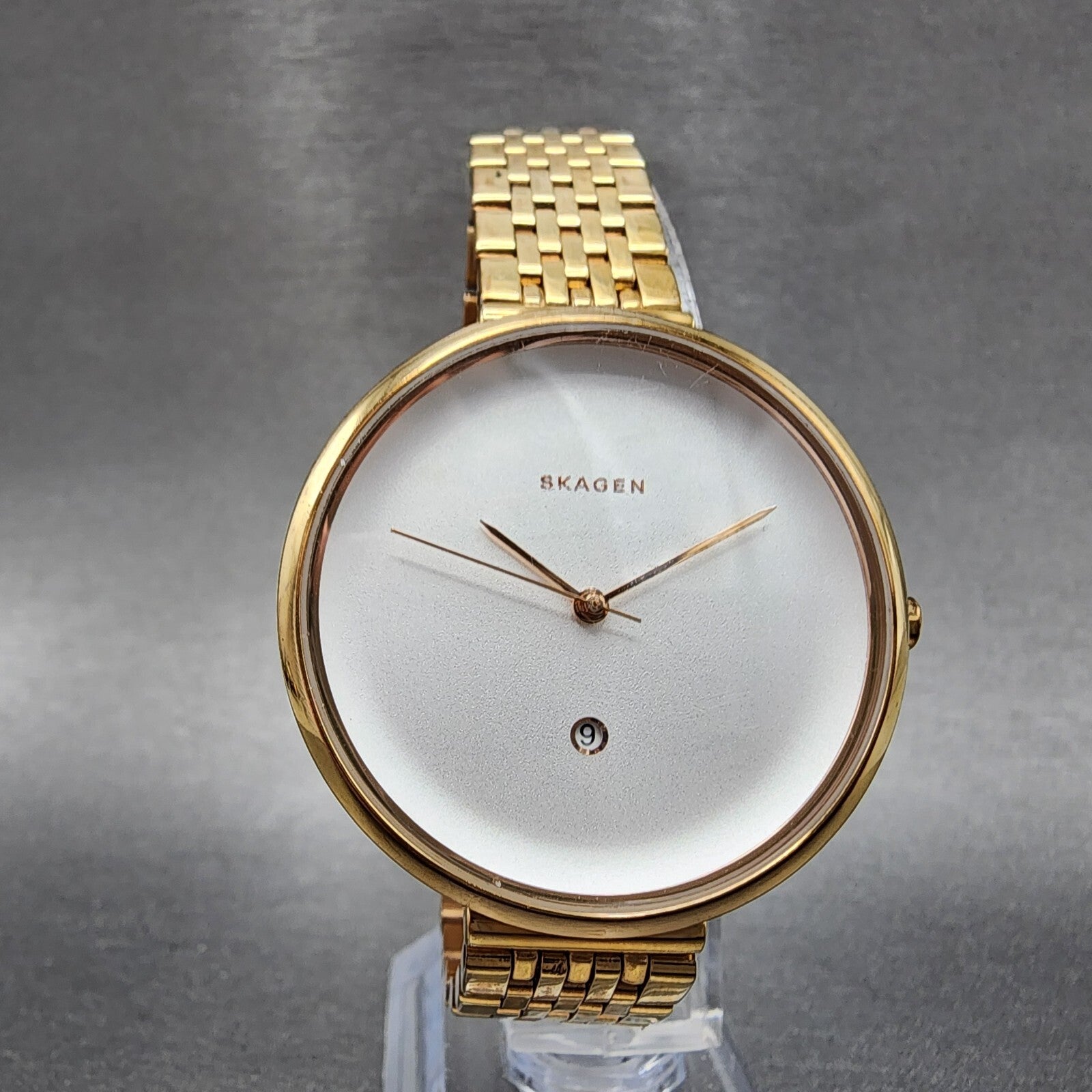 Skagen Gitte Watch Women 39mm White Dial Gold Tone Date Round New Battery5