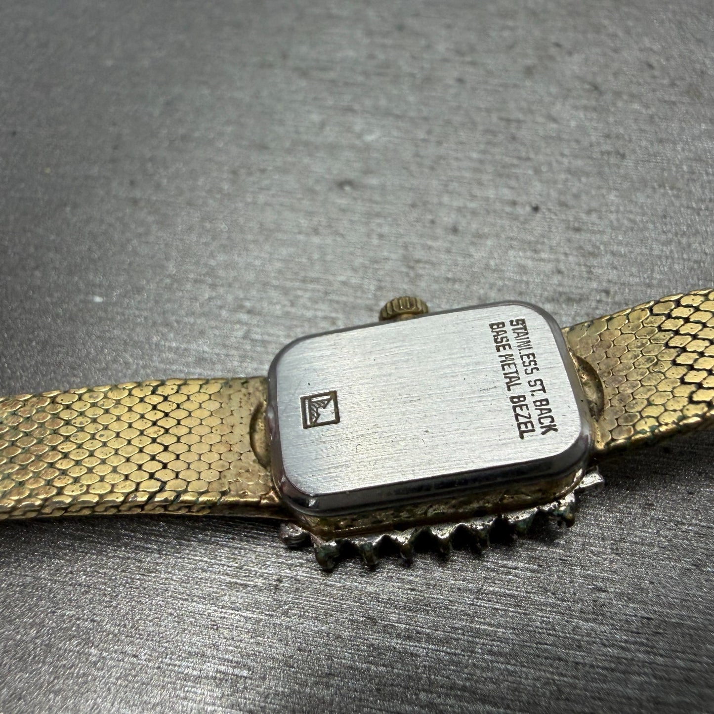 Armitron Deauville Watch Women 12mm Gold Tone Diamond Bezel BROKEN!! New Battery12