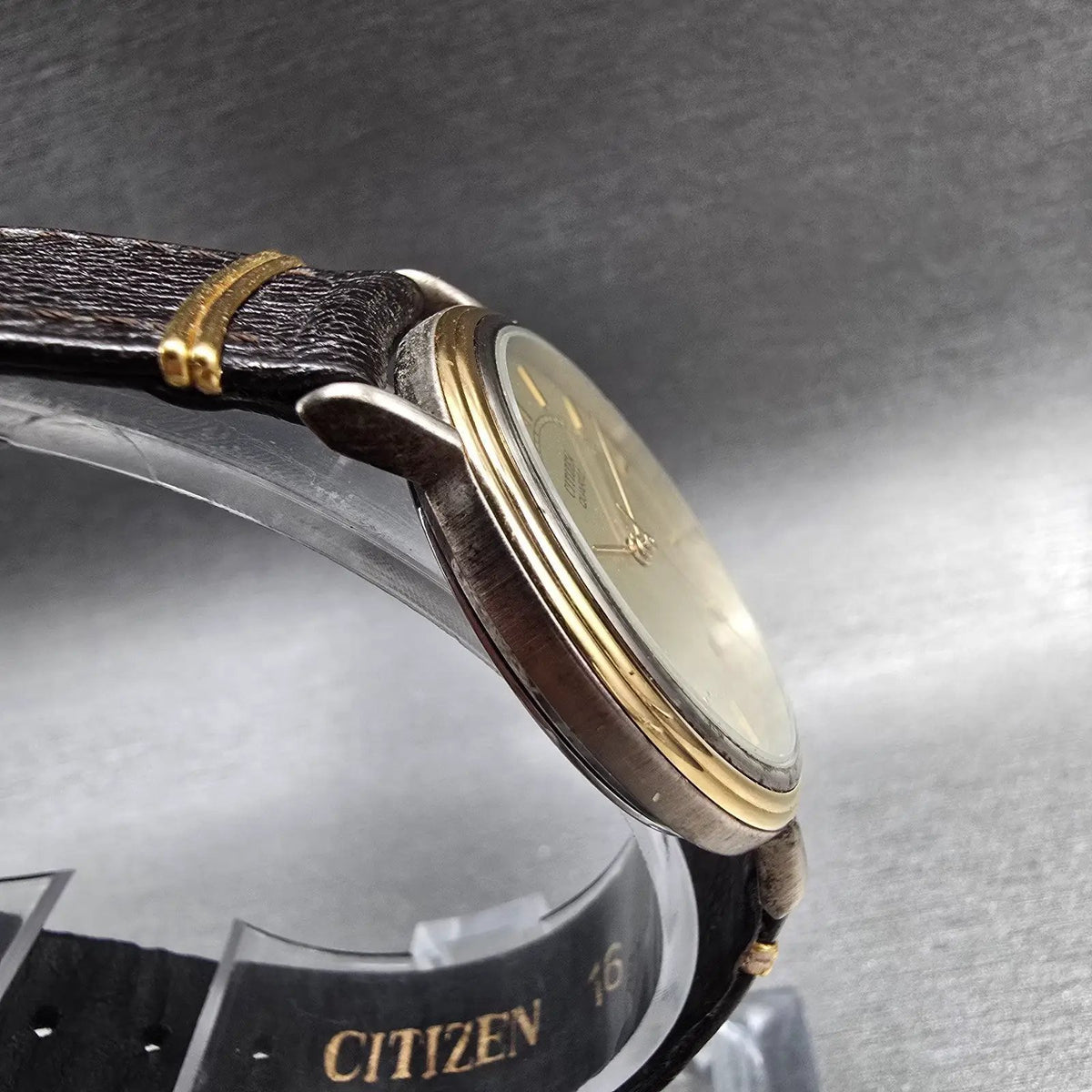 Citizen Watch Men 31mm Champagne Dial Gold Tone Date 2810-953312 New Battery3