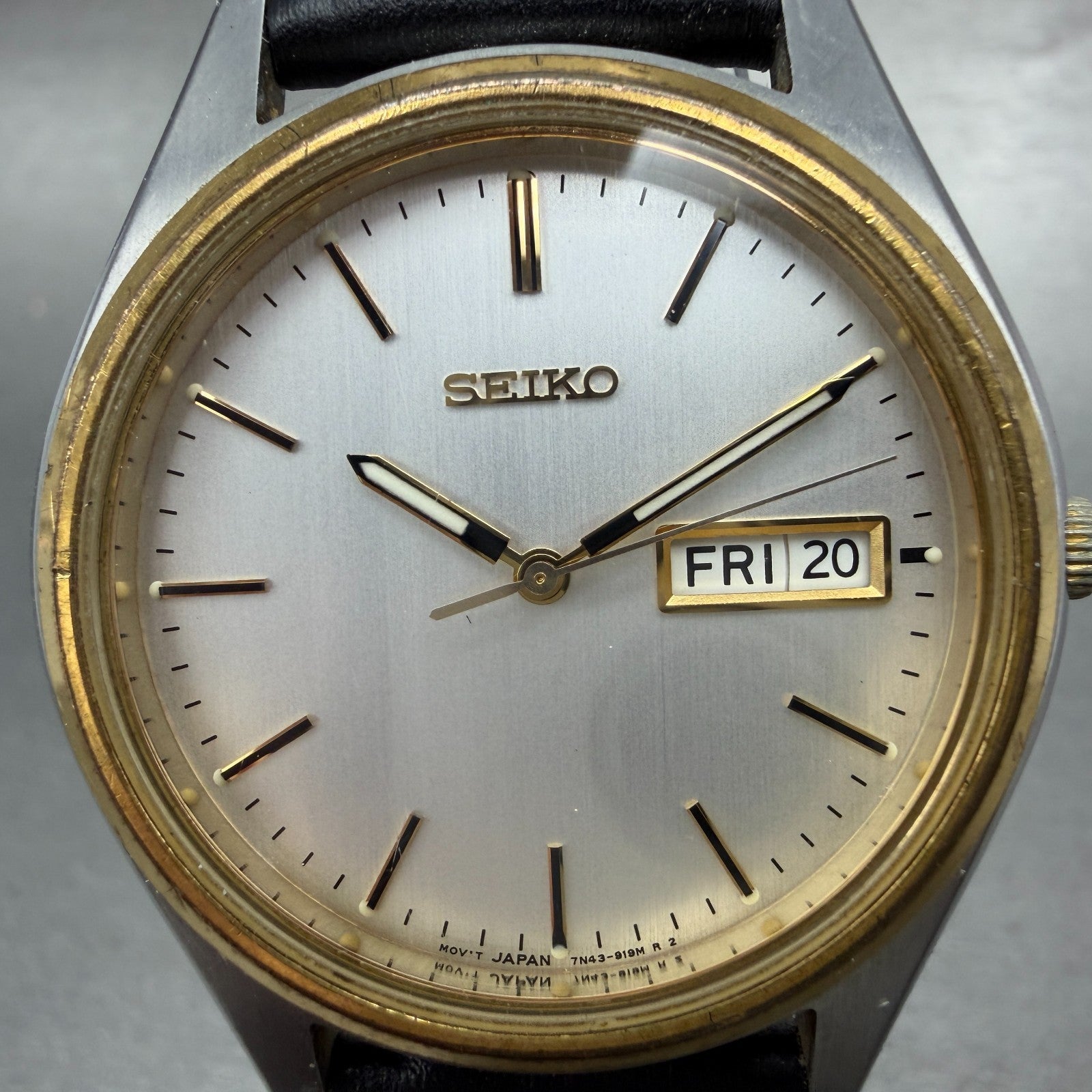 Seiko Watch Men 37mm Silver Dial Two Tone Daydate Round 7N43-9048 New Battery M31
