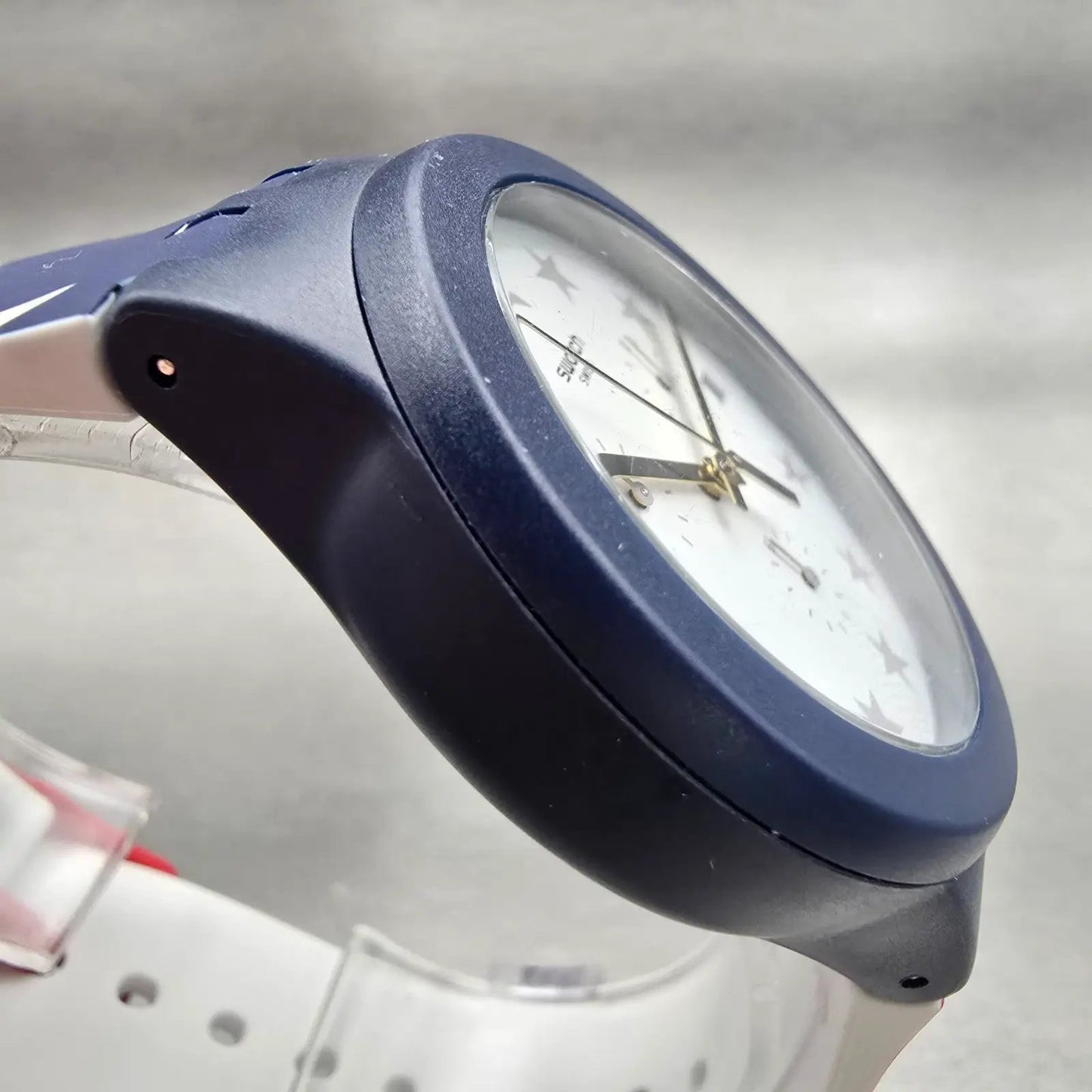 Swatch Free & Brave Chronograph Watch Men White Dial Blue Date SUSZ401 New Batt33
