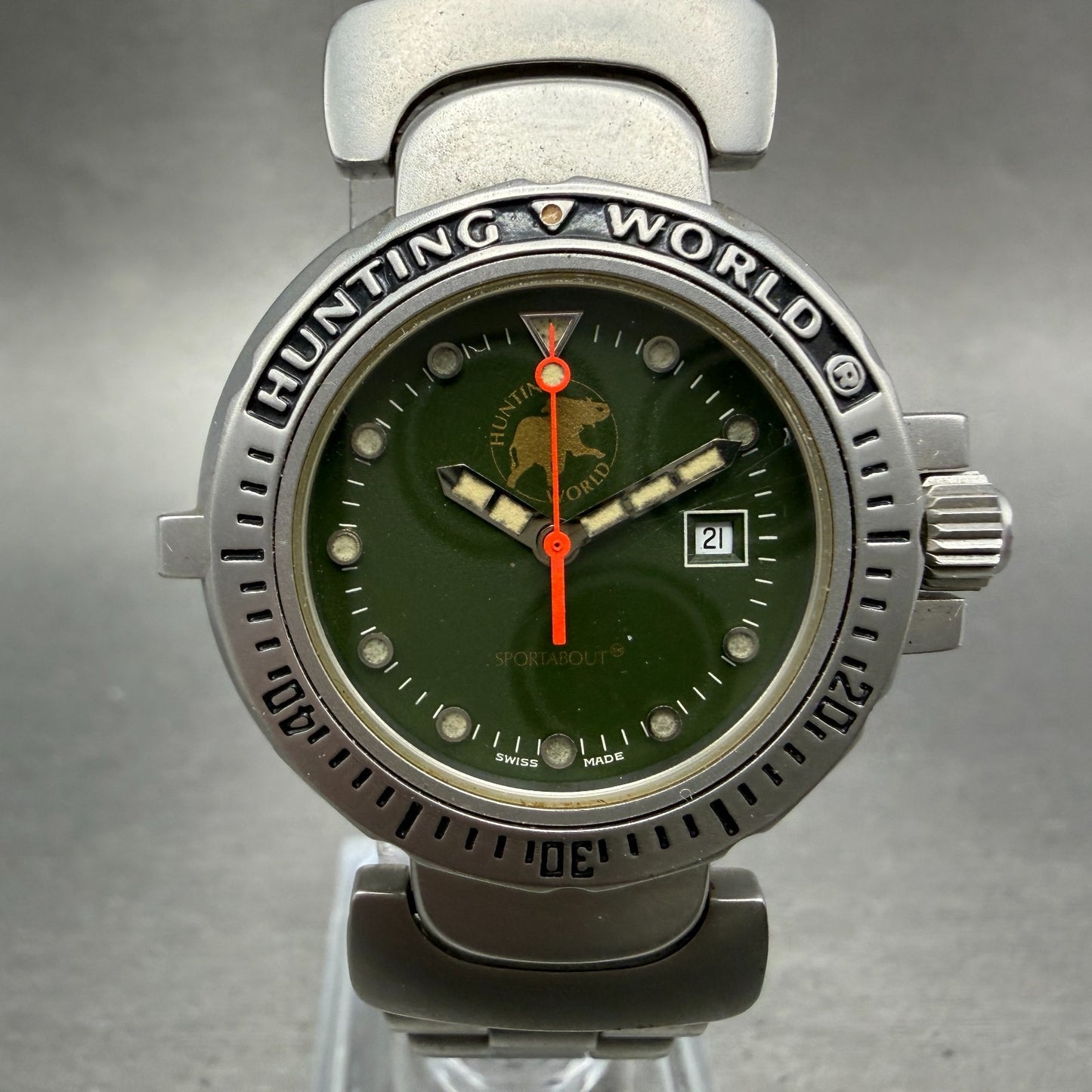 Hunting World Sportabout Dive Watch Women 33mm Green Dial Steel Date Round Works0