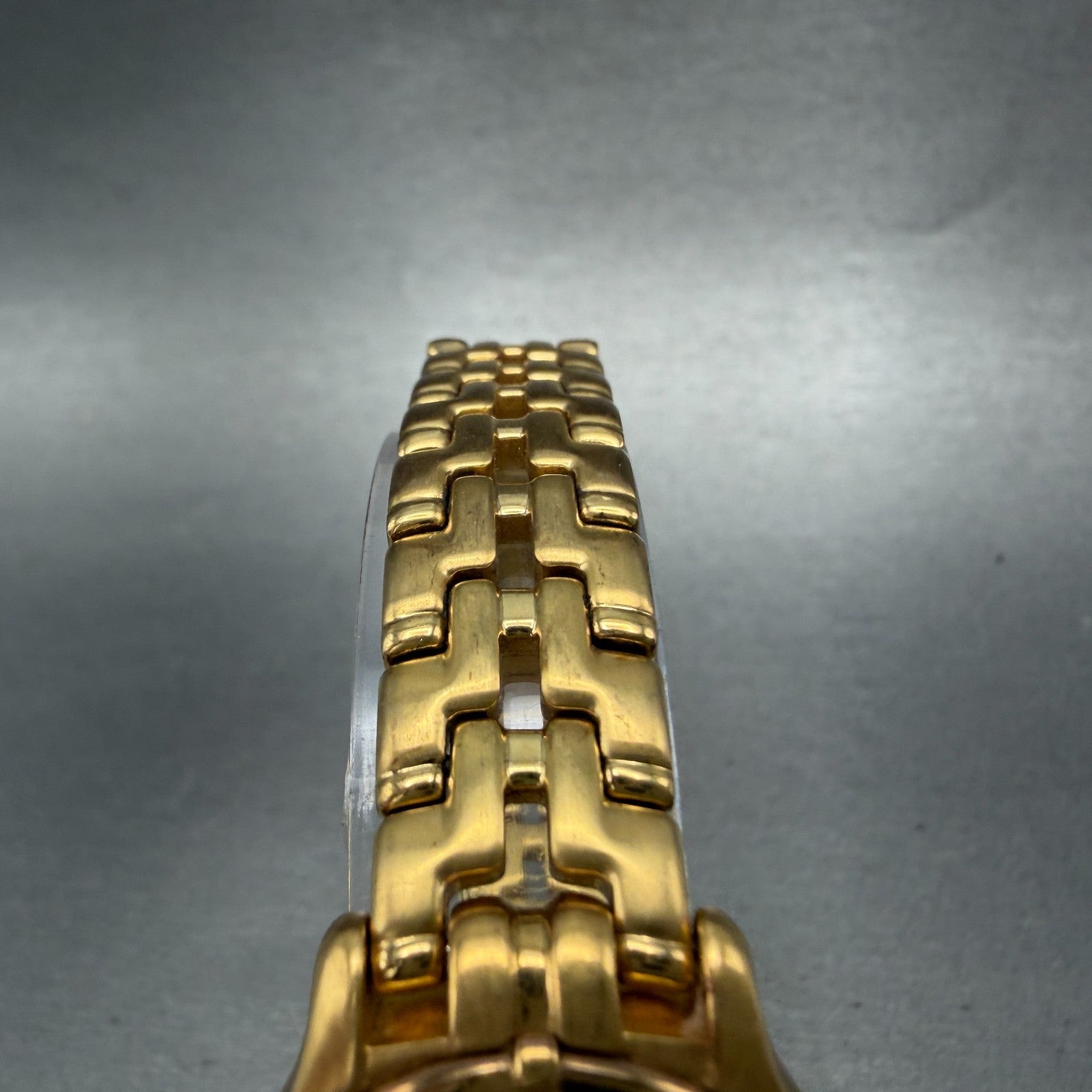 Seiko Watch Women 26mm Champagne Dial Gold Tone Date Round 7n82-0599 New Batt N54