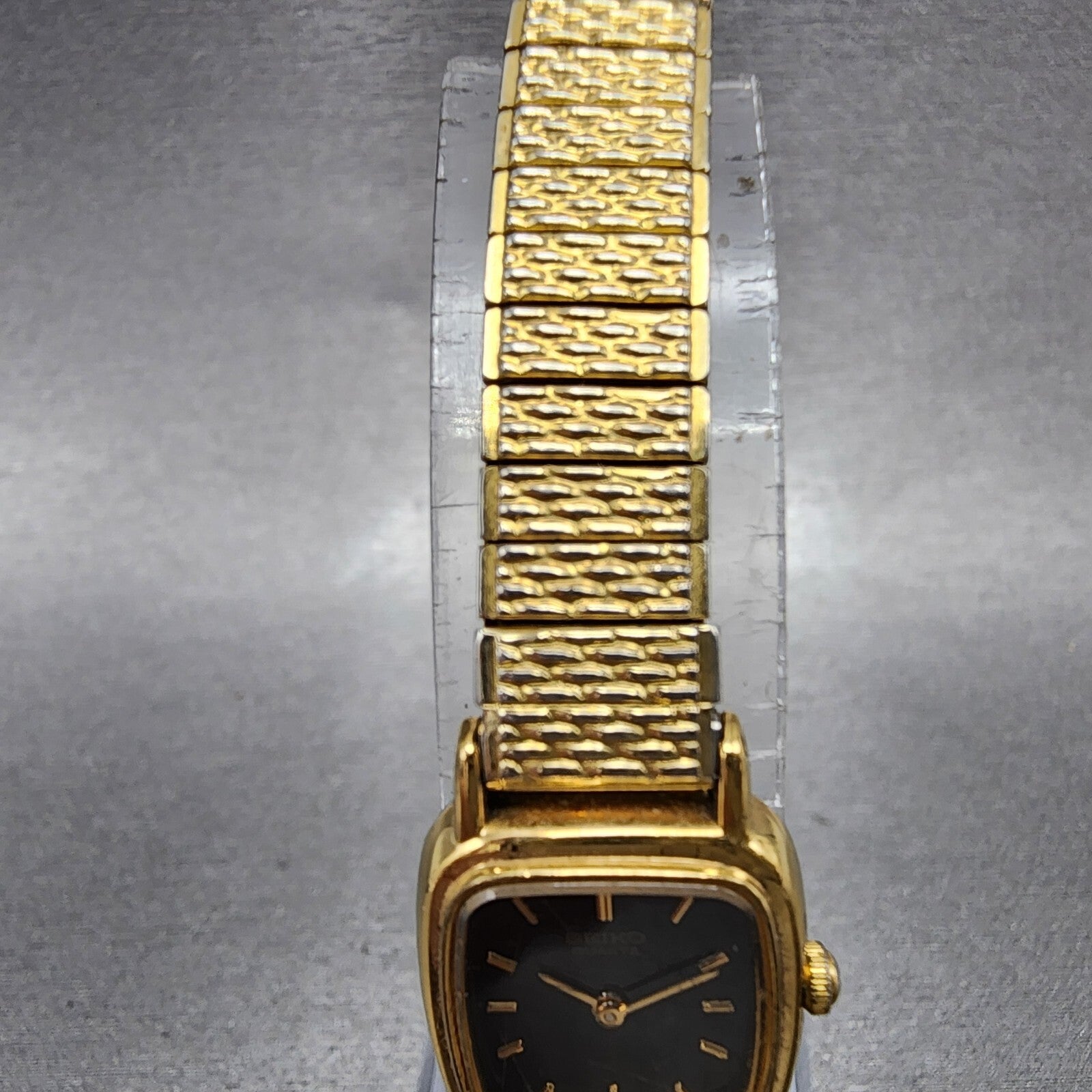VTG Seiko Watch Women 17mm Black Dial Gold Tone Rectangle 1N005K29 New Battery4