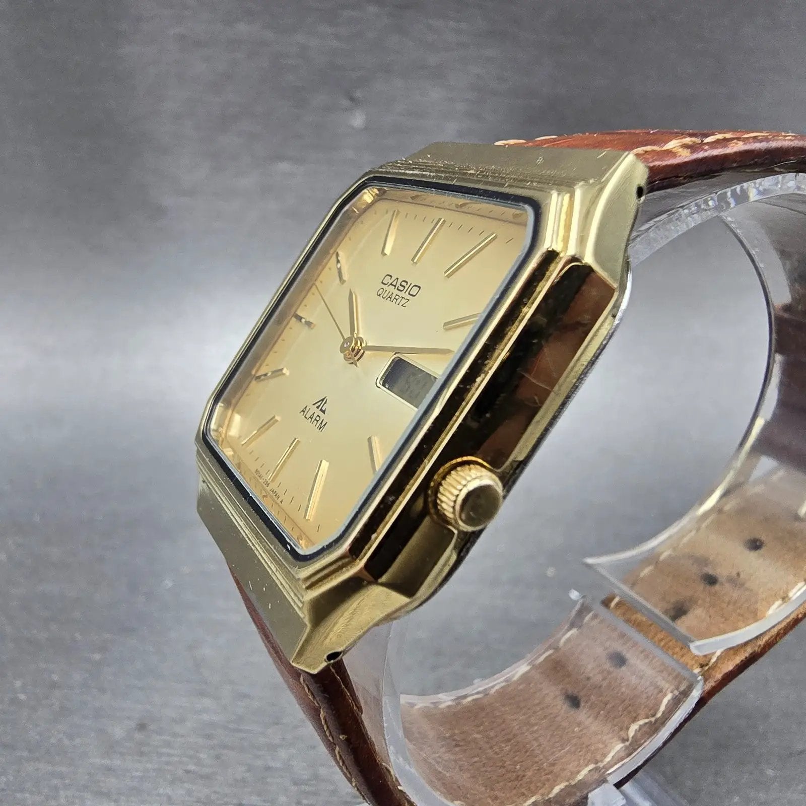 Casio Alarm Watch Men 30mm Gold Dial Gold Tone Octagon MQA-100G New Battery2