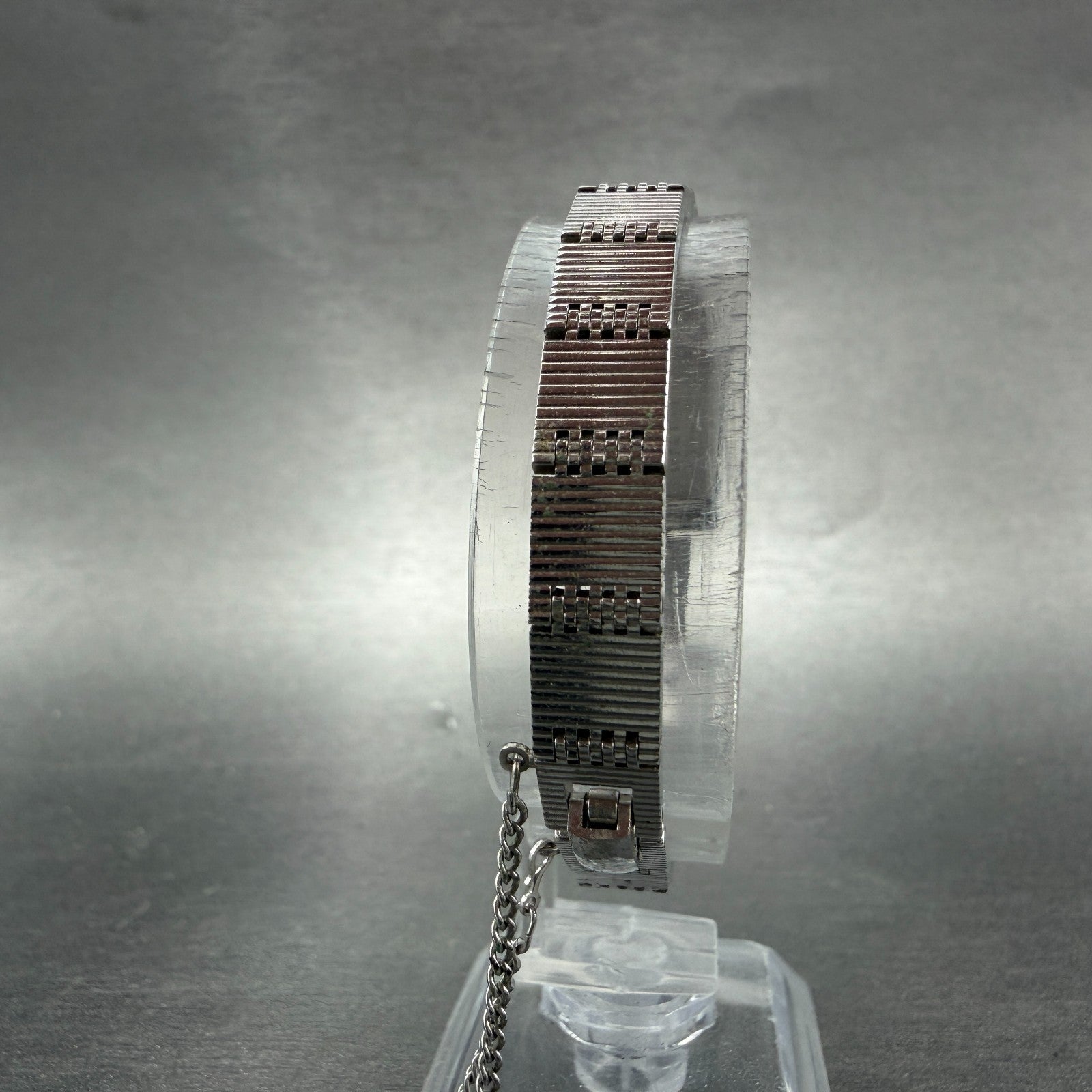 Seiko Queen Seiko Tank Watch Women 16mm White Dial Silver Tone Rectangle Runs 27