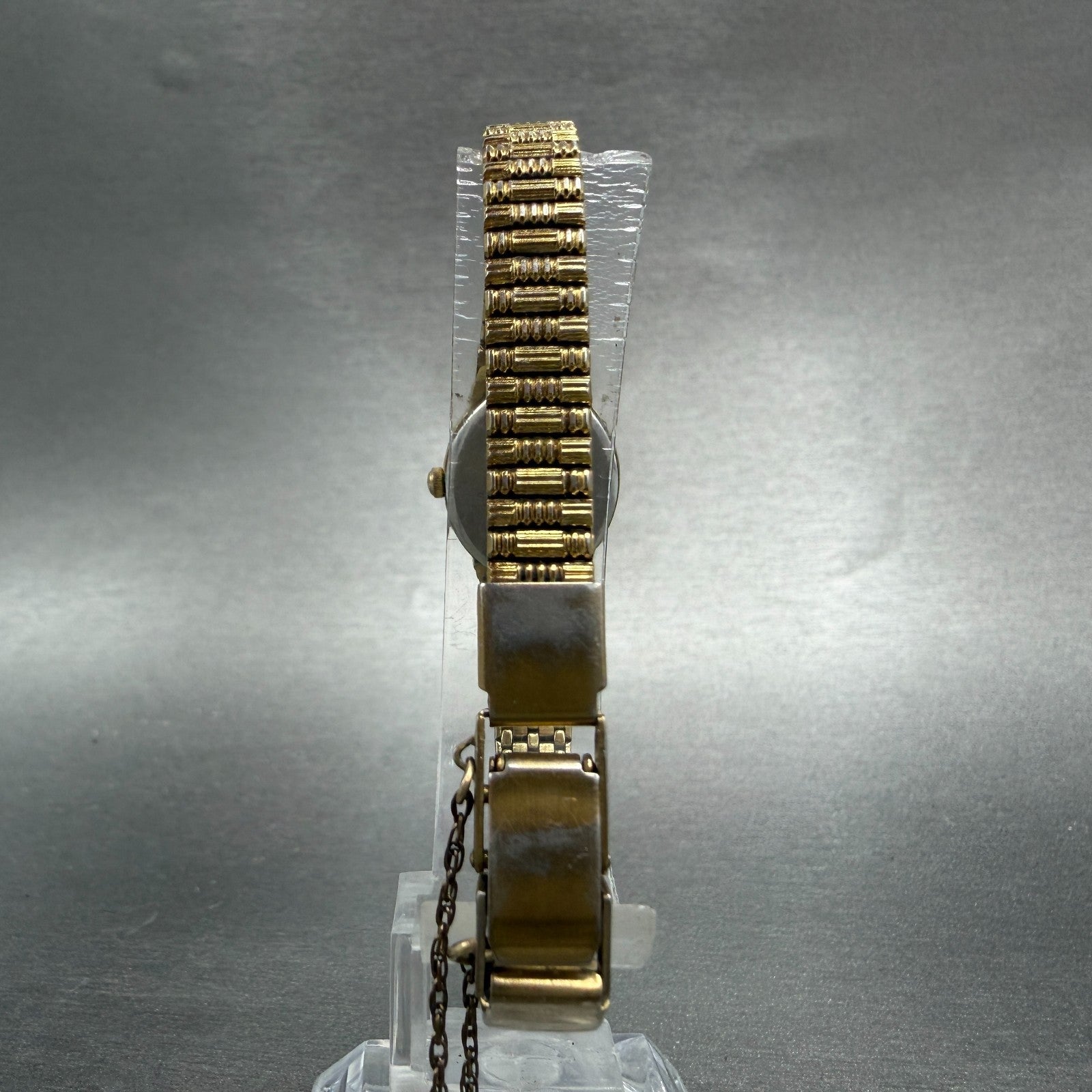 Seiko Watch Women 17mm Champagne dial Gold Tone Oval 2Y01-5C19 New Battery GVD7