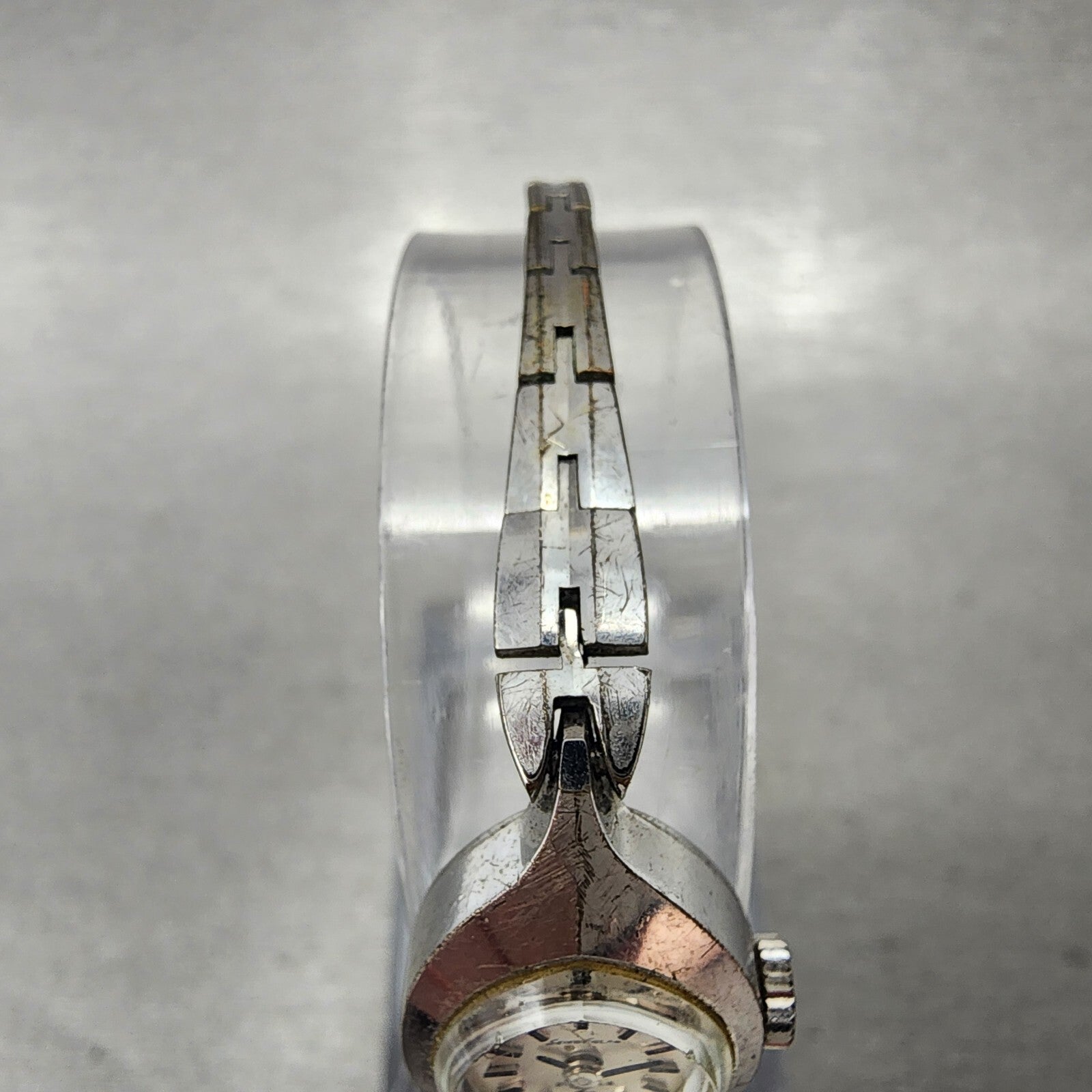 Seiko Solar Watch Women 14mm Silver Dial White Gold Plated Oval Manual Wind Runs4