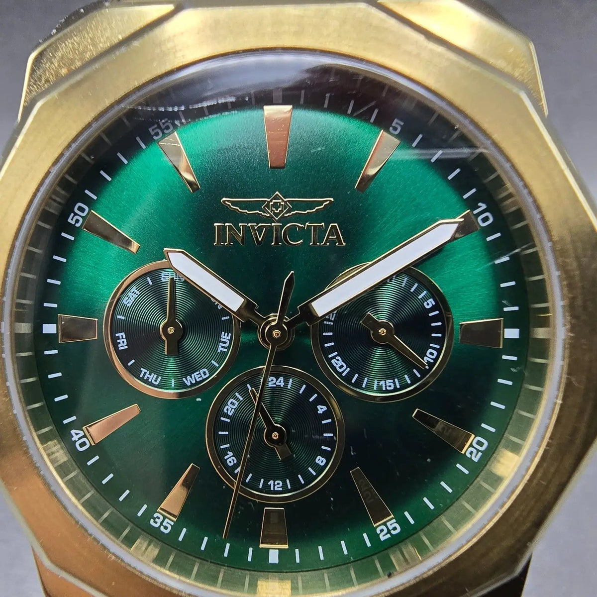 Invicta Speedway Watch Men 42mm Green Dial Gold Daydate Round 46856 New battery1