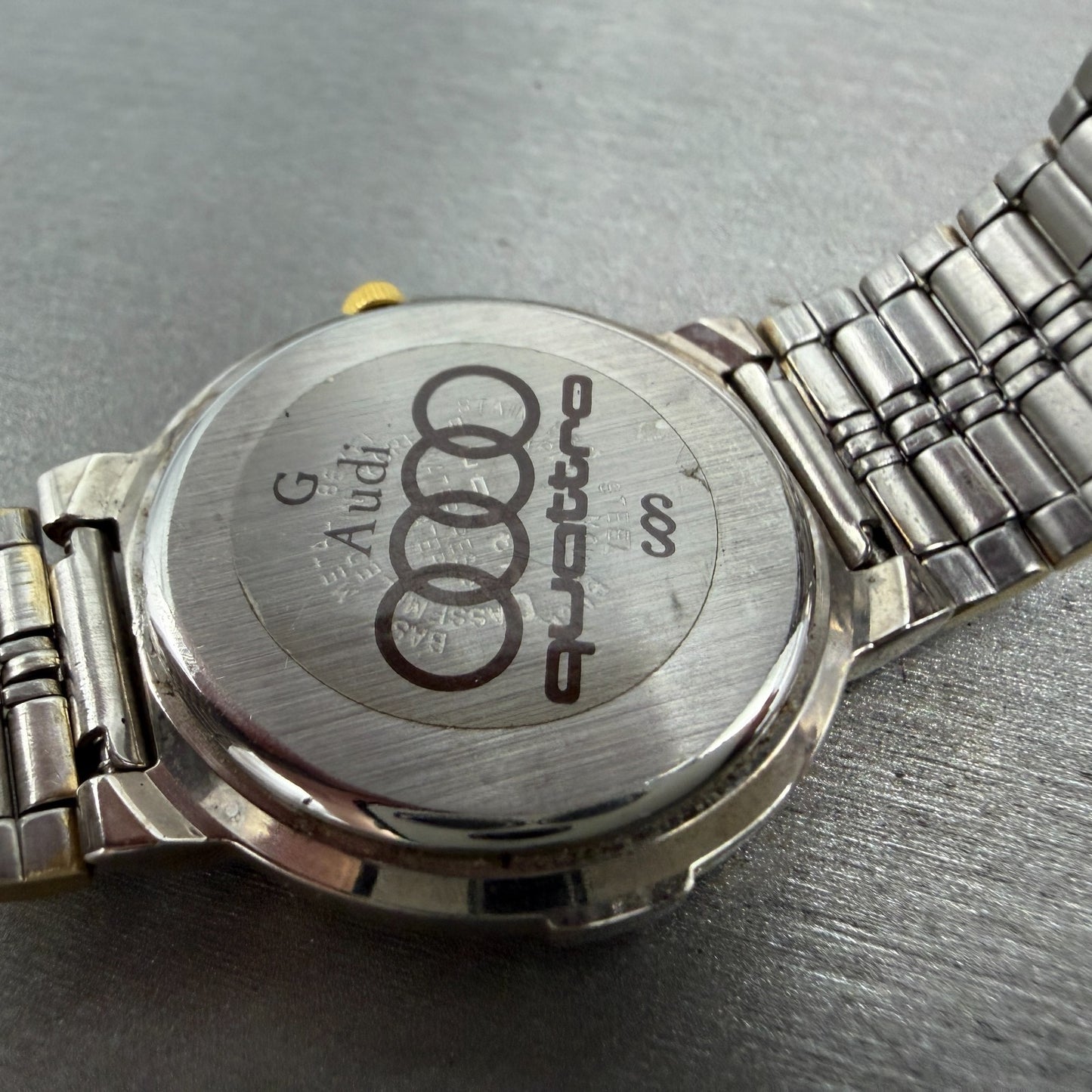 Audi Quattro Watch Unisex 32mm White Dial Two Tone Round New Battery Vintage9