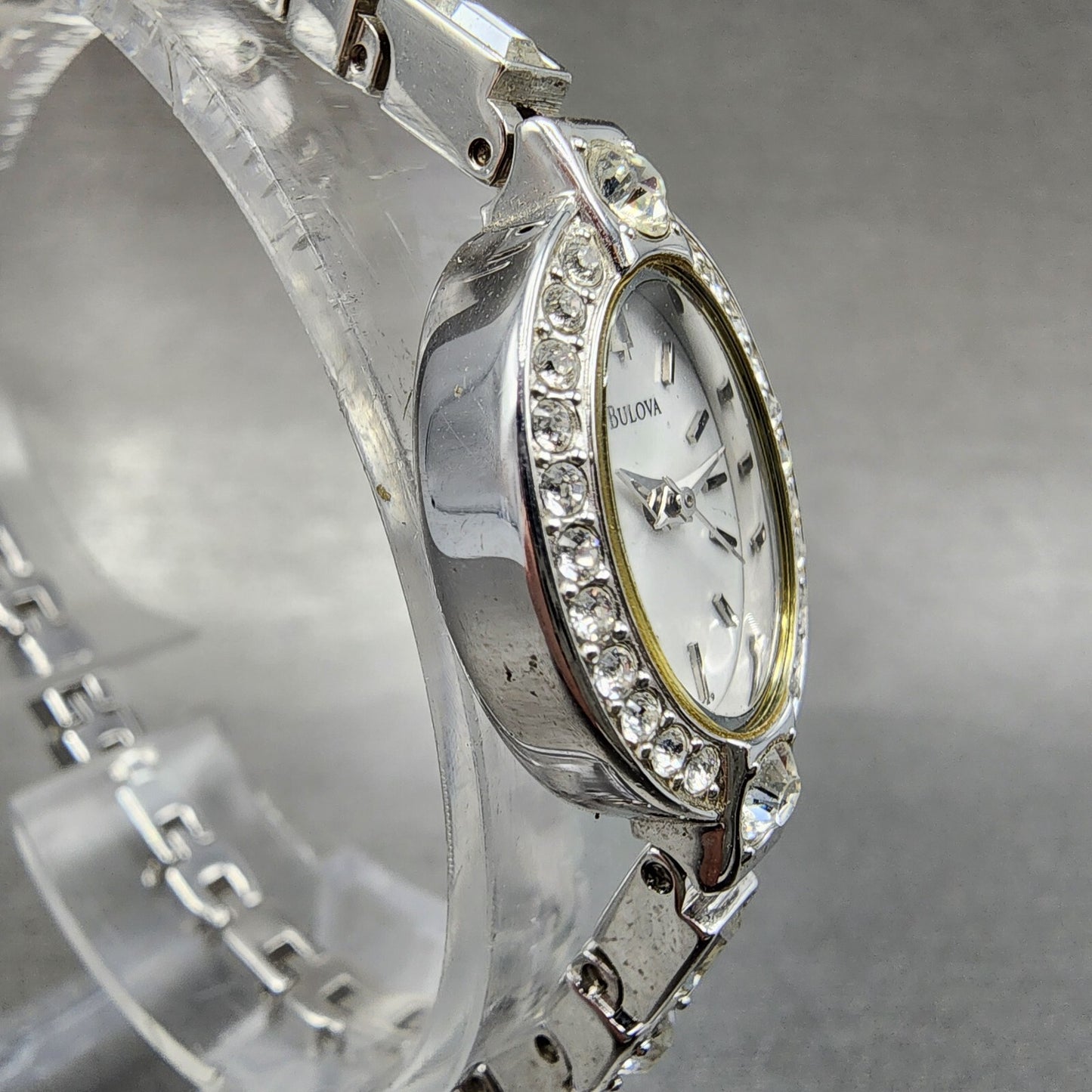 Bulova Crystal Watch Women 17mm Silver Dial Silver Tone Oval 96T49 New Batt3