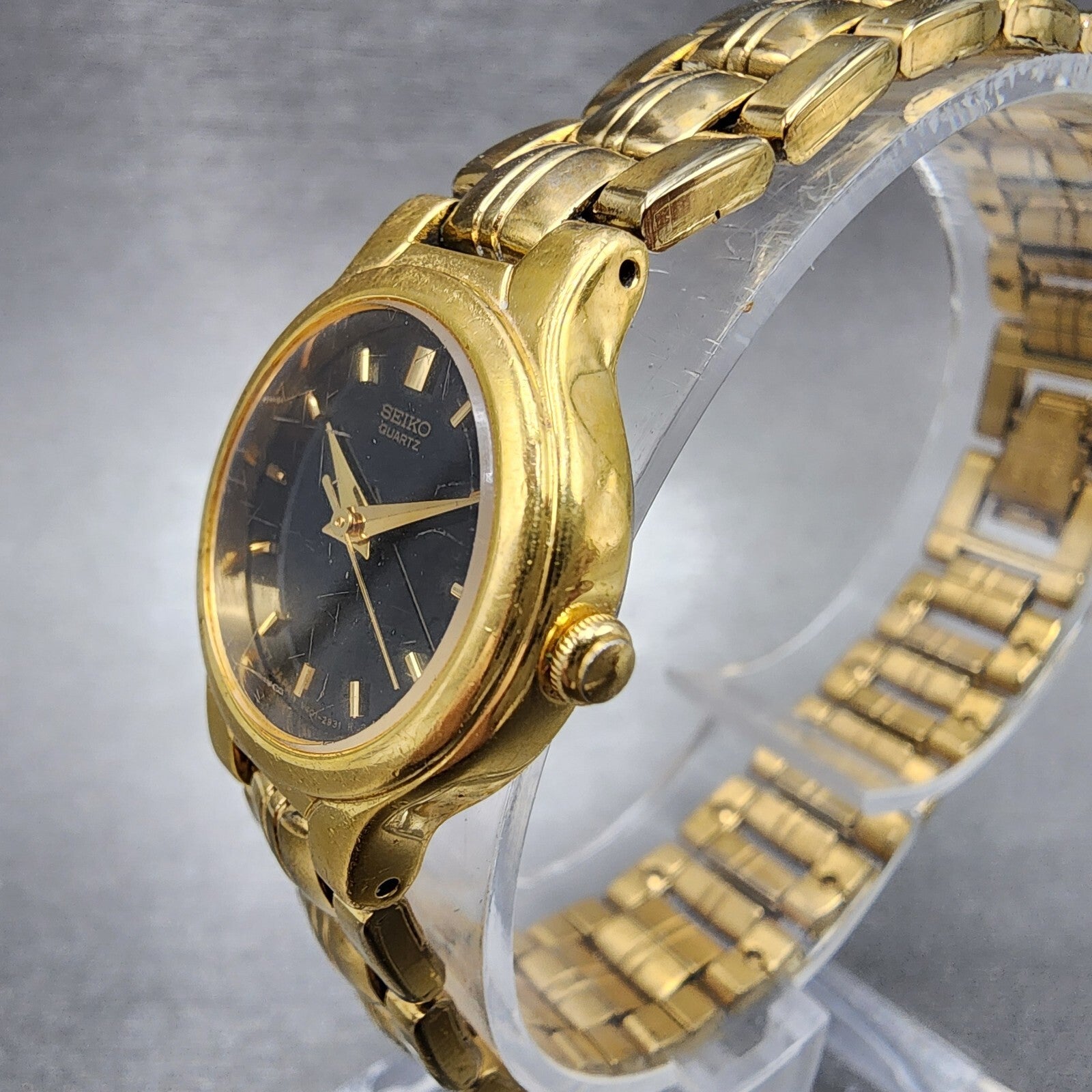 Seiko Watch Women 21mm Black Dial Gold Tone Round V4011111 New Battery2