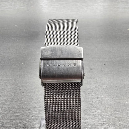 Skagen Steel Watch Women 26mm MOP Dial Silver Tone Gemmed 566XSSS New Battery7
