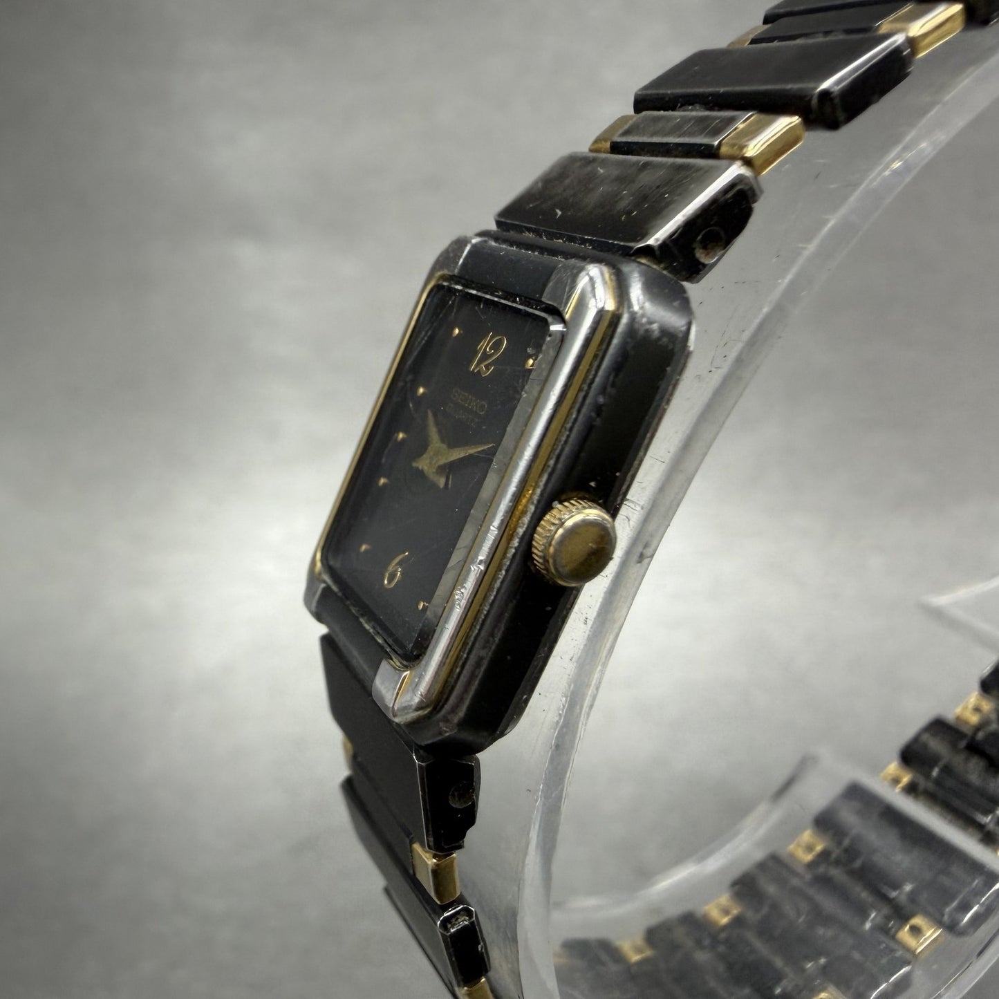 Seiko Tank Watch Women 14mm Black Dial Black & Gold Tone 2E20-5590 New Battery A2