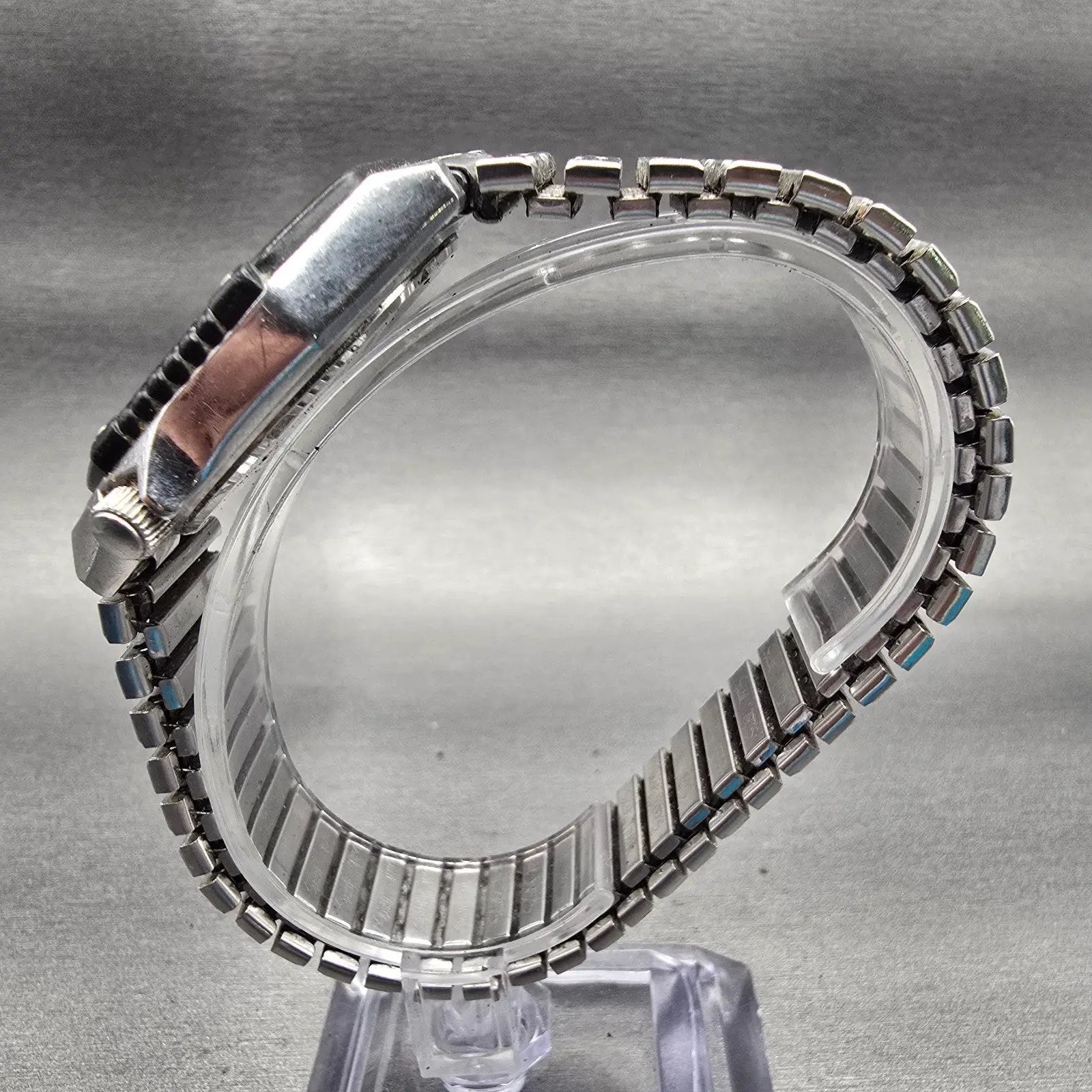 Seiko Sports 100 Watch Men 37mm Black Dial Silver Tone Daydate 6923-5079 New Bat6