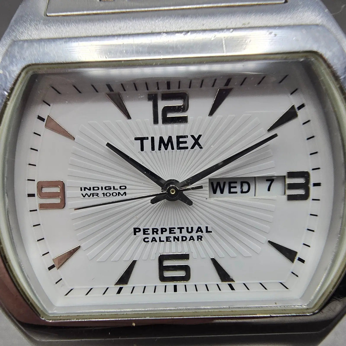 Timex Perpetual Calendar Watch Men 40mm White Dial Silver Tone Daydate New Batte1
