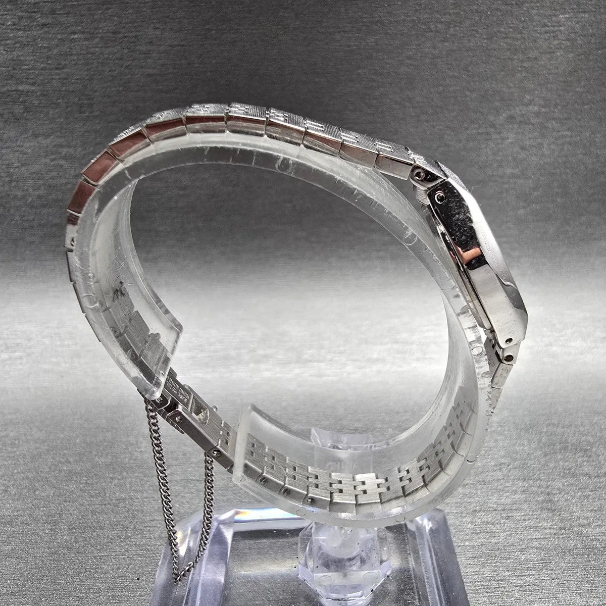 Seiko Pulsar Watch Women 16mm Silver Dial Silver Tone Oval V233-5810 New Battery10