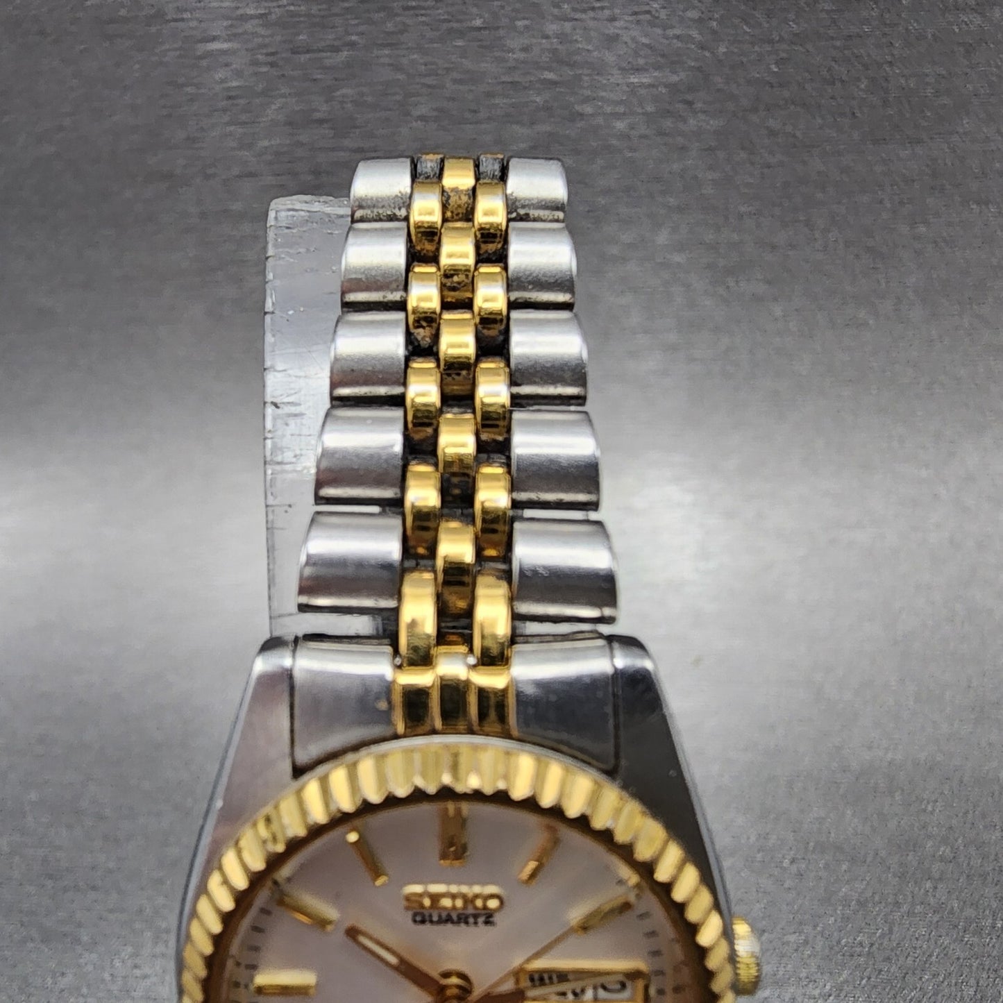 Seiko Watch Women 24mm White Dial Two Tone Daydate Round 7N830041 New Batt B1234