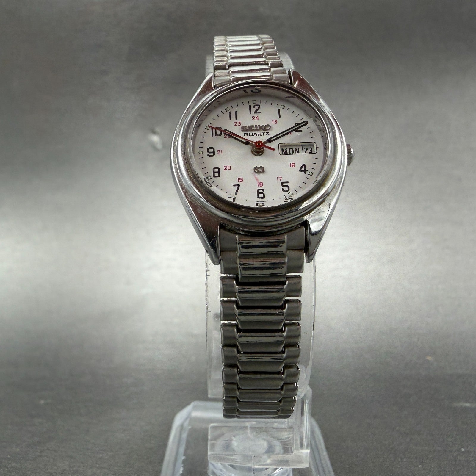 Seiko SQ Watch Women 24mm White Dial Silver Tone Daydate Round 7N83-6A09 New Bat5
