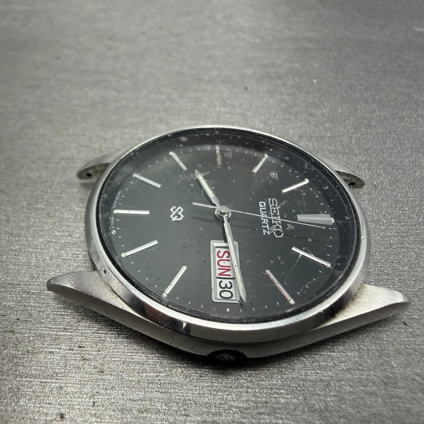Seiko SQ Watch Men 34mm Black Dial Silver Tone Daydate Round 8123-800A PARTS6