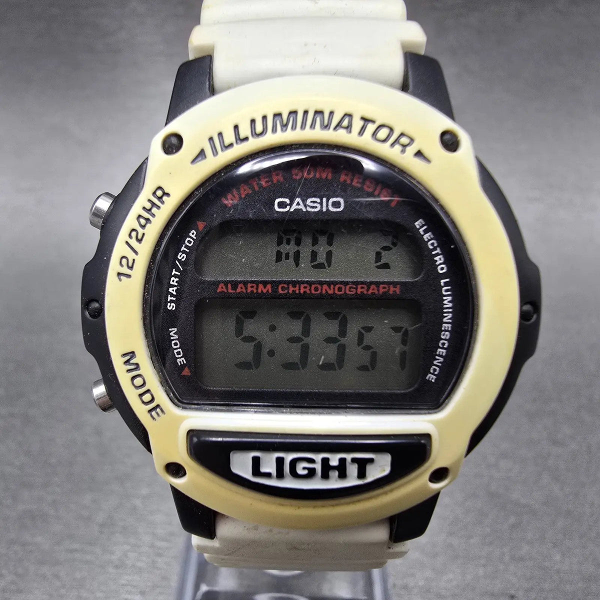 Casio LW-22H Illuminator Watch Women 35mm Black White Alarm Chronograph New Batt0