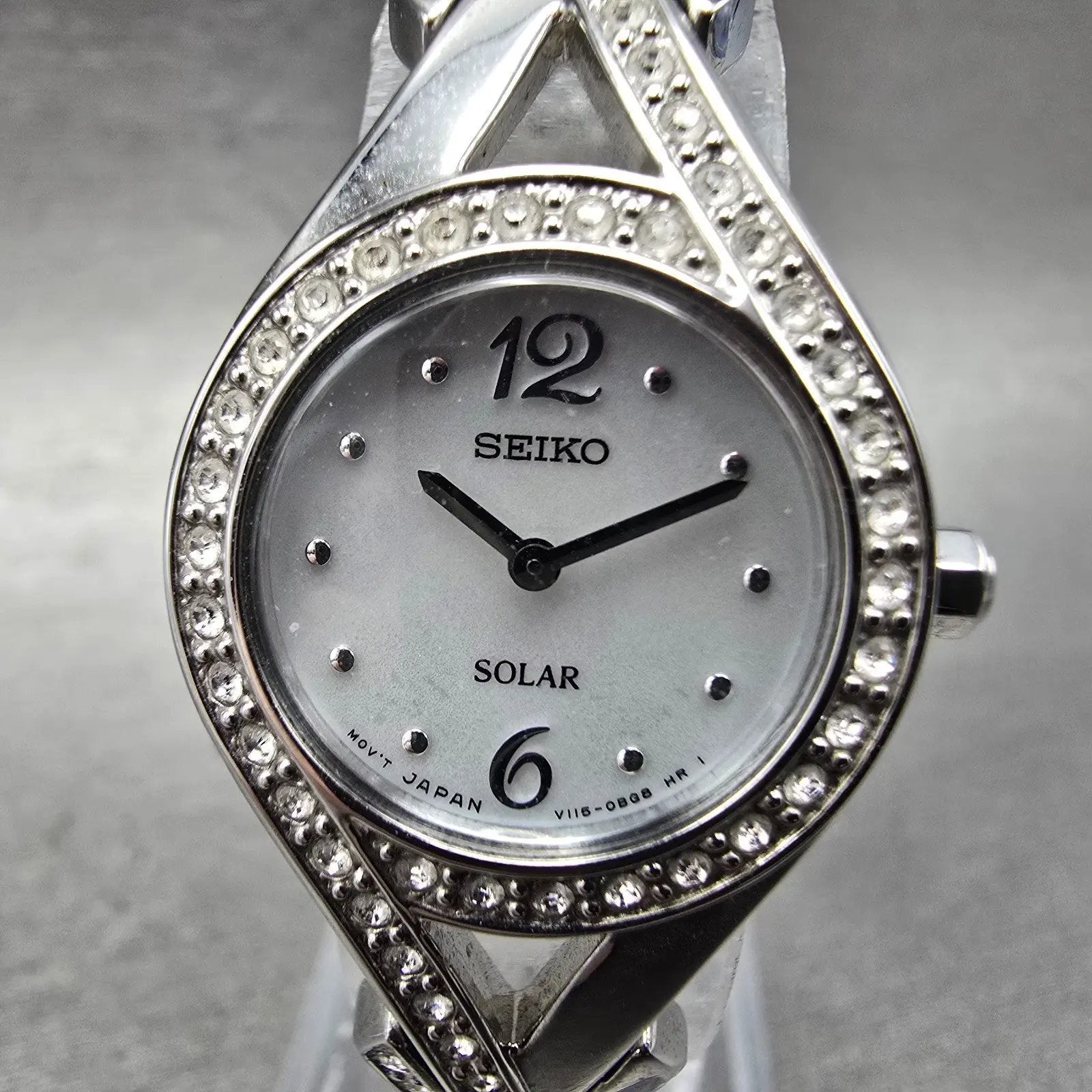 Seiko Solar Watch Women 23mm MOP Dial Silver Tone Round V115-0AP0 Runs2