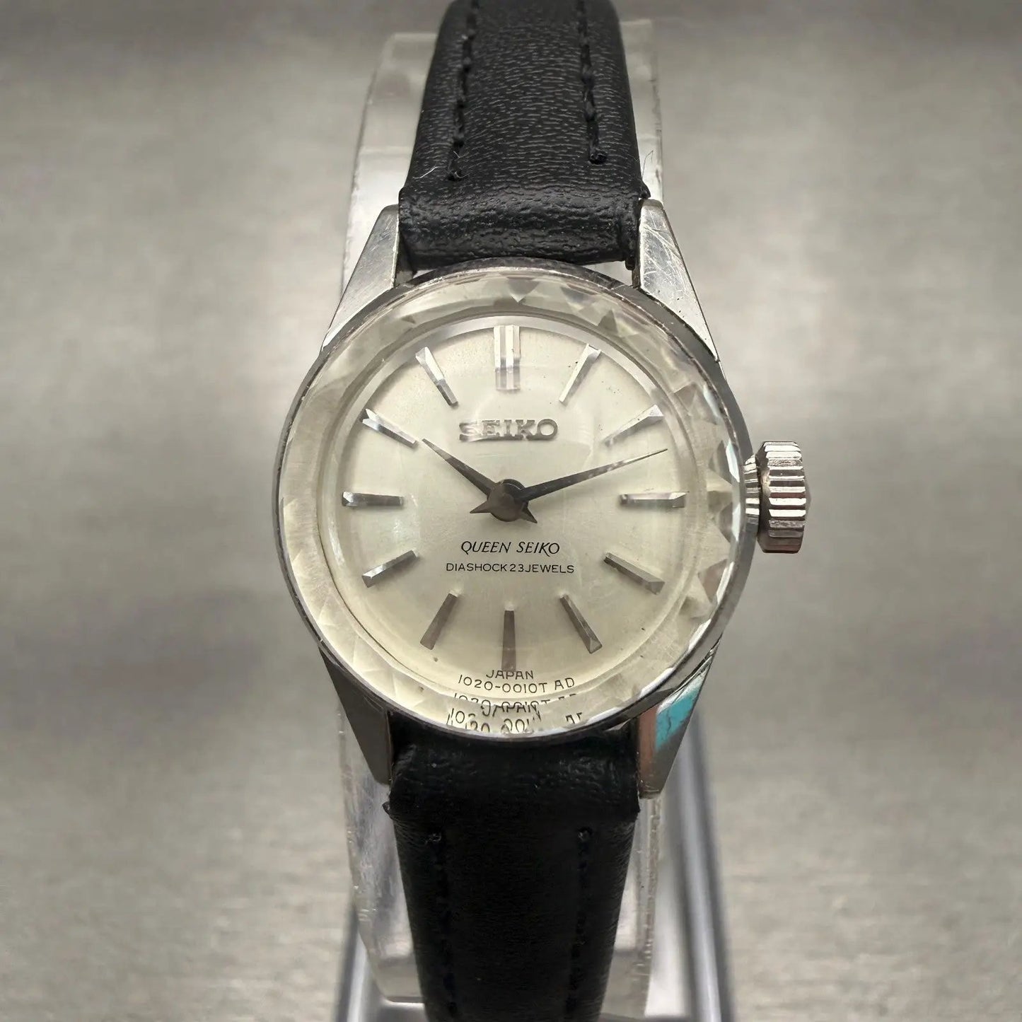 Seiko Queen Watch Women 19mm Silver Dial Silver Tone Round 1020-0010 VTG Works0