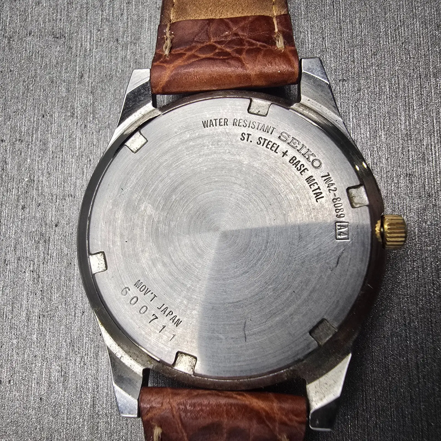 Seiko Watch Men 37mm Luminous Dial Gold Tone Date Round 7N42-8089 New Battery10