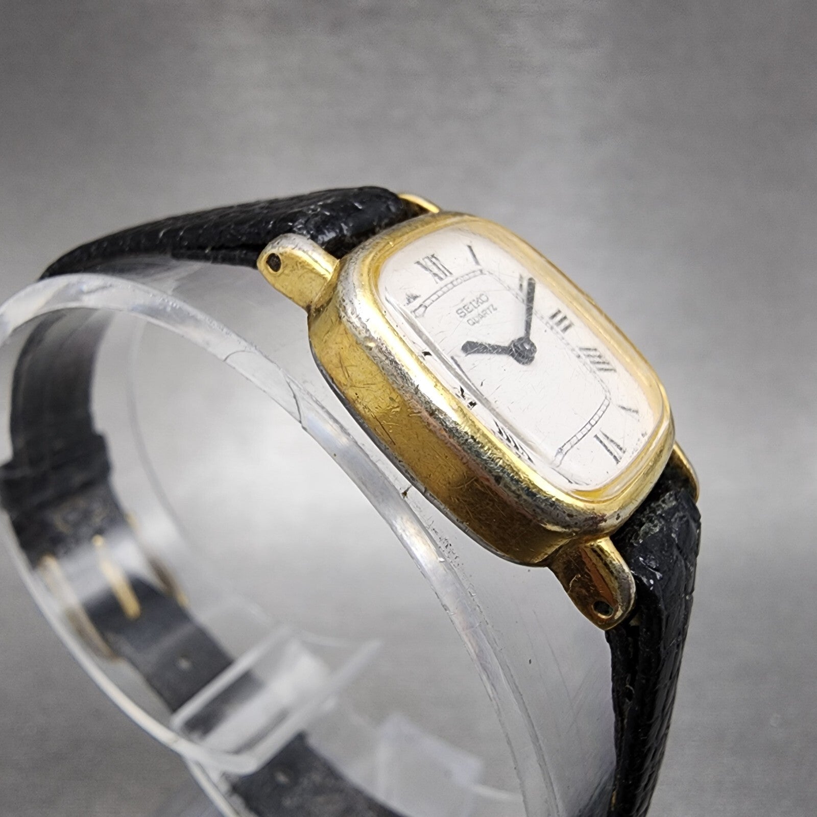Seiko Watch Women 16mm White Dial Gold Tone Rectangle 14006560 New Battery3