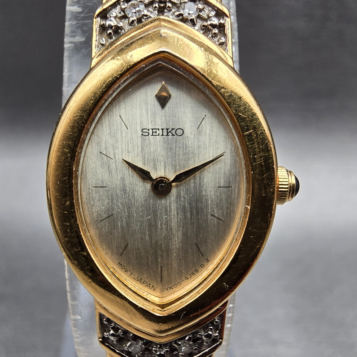 Seiko Watch Women 17mm MOP Dial Gold Diamond Bezel Oval 1N00-6E79 New Battery JP1