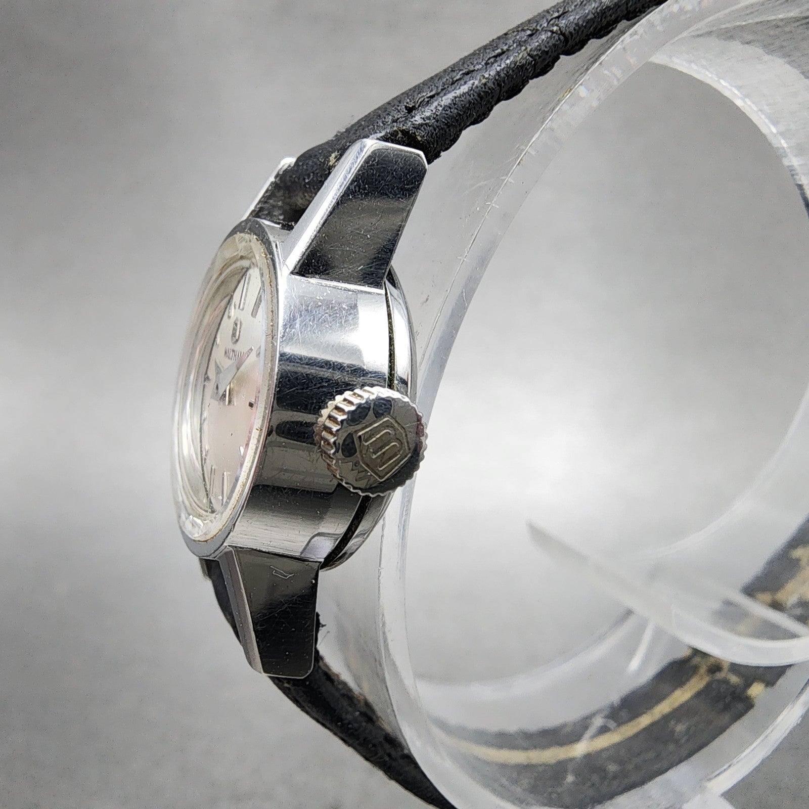 Waltham Watch Women 18mm Silver Dial Silver Tone Round Manual Wind Runs VTG2