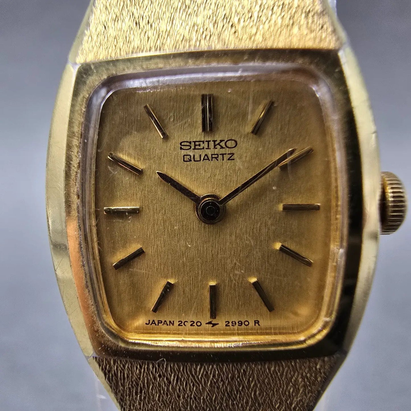 Seiko Watch Women 17mm Gold Dial Gold Tone Oval 2C20-6450 New Battery Vintage1