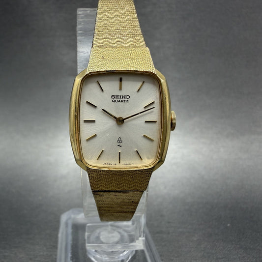 Seiko Watch Women 20mm Silver Dial Gold Tone Rectangle 16-5320 New Battery0
