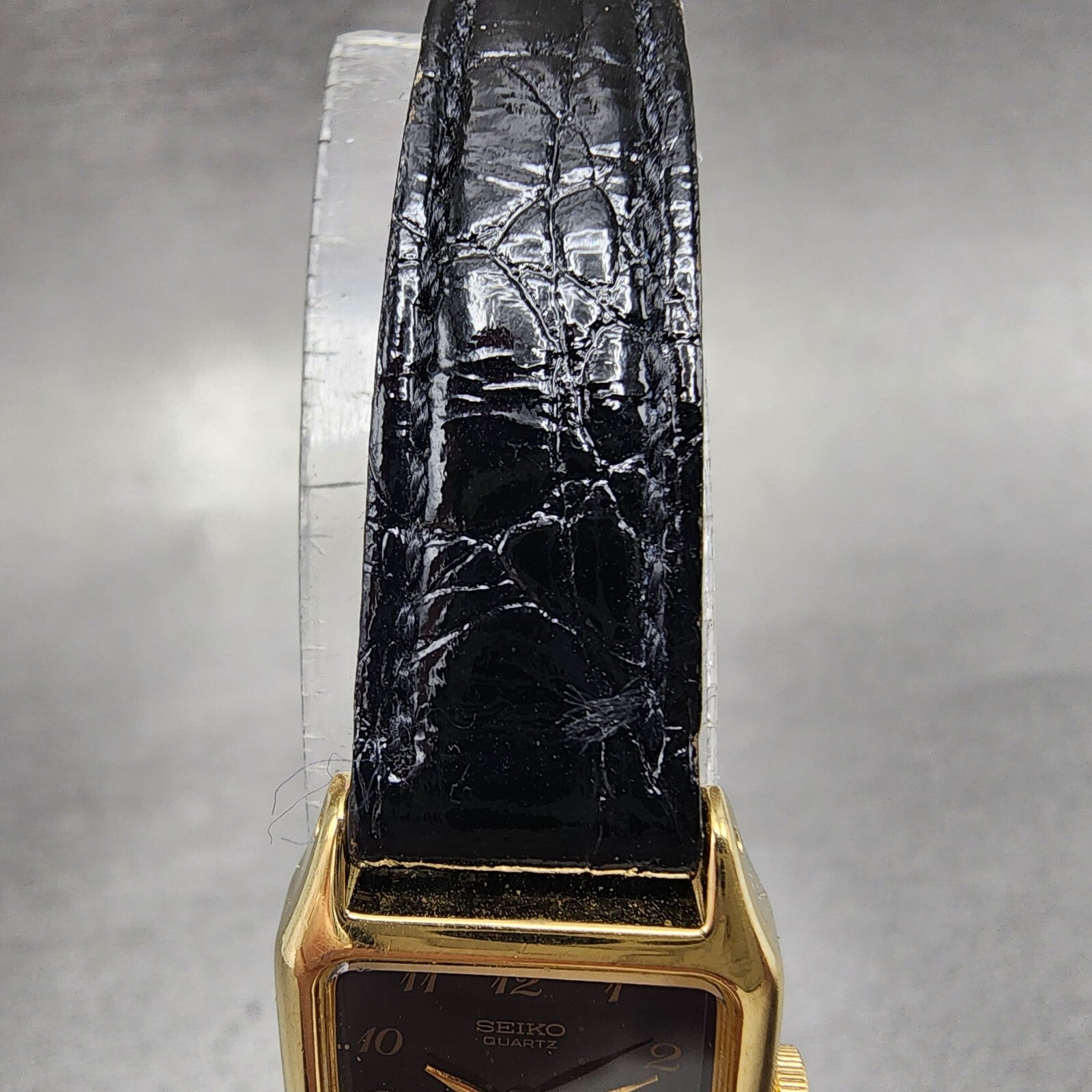 Seiko Tank Watch Women 17mm Black Dial Gold Tone Rectangle V4005538 New Battery4
