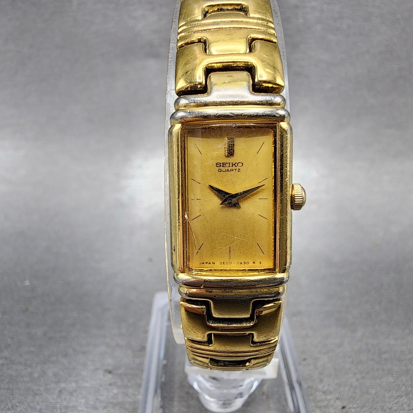Seiko Tank Watch Women 14mm Gold Dial Gold Tone Rectangle 1E206940 New Battery0