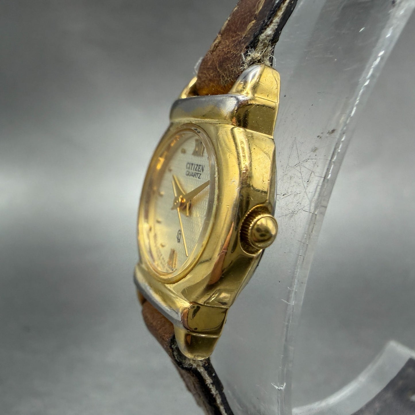 Citizen CQ Watch Women 19mm Champagne Dial Gold Tone Oval 5930-K00845 New BattAB2