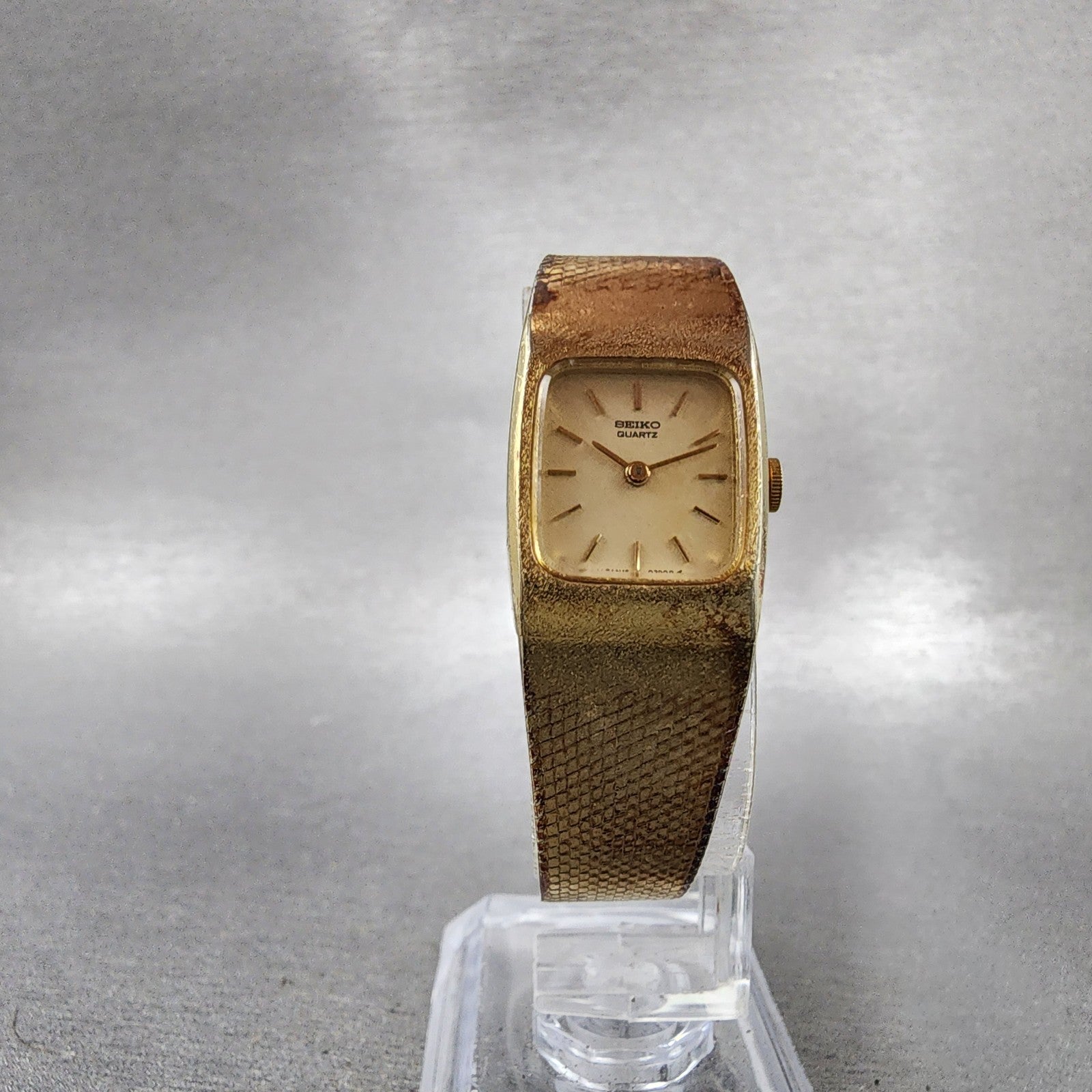 Seiko Tank Watch Women 16mm Champagne Dial Gold Tone Rectangle 163269 New Batt5